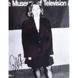 GILLIAN ANDERSON - THE X FILES - AUTOGRAPHED 8X10" PHOTOGRAPH