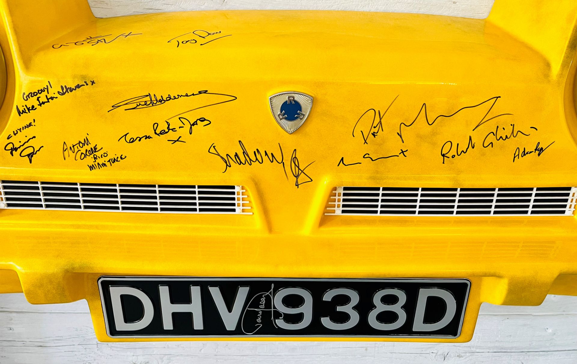 ONLY FOOLS & HORSES - TROTTER VAN FRONT END - SIGNED BY DAVID JASON + CAST - Image 7 of 12