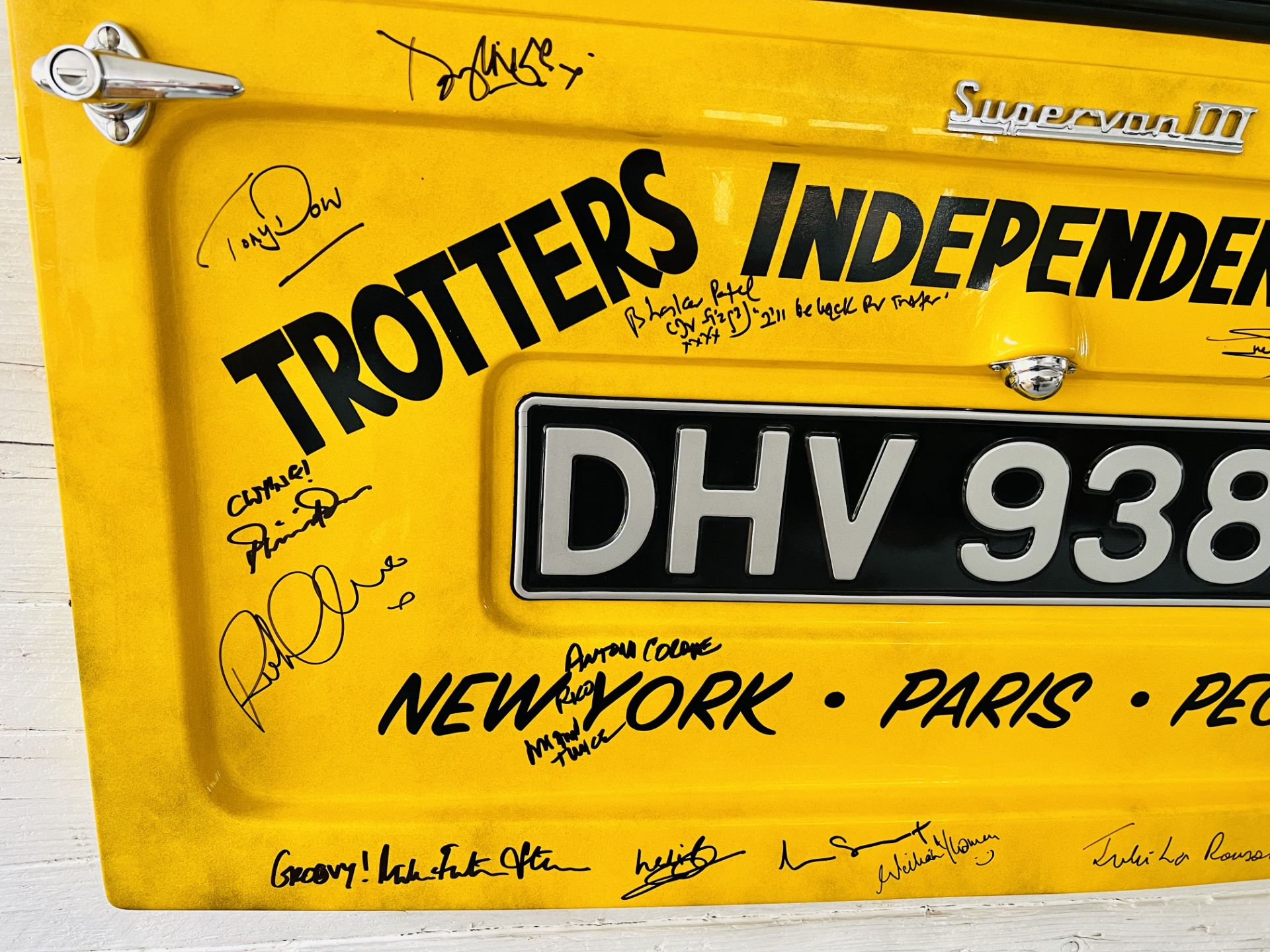 ONLY FOOLS & HORSES - DAVID JASON + CAST SIGNED VAN DOOR - Image 7 of 11