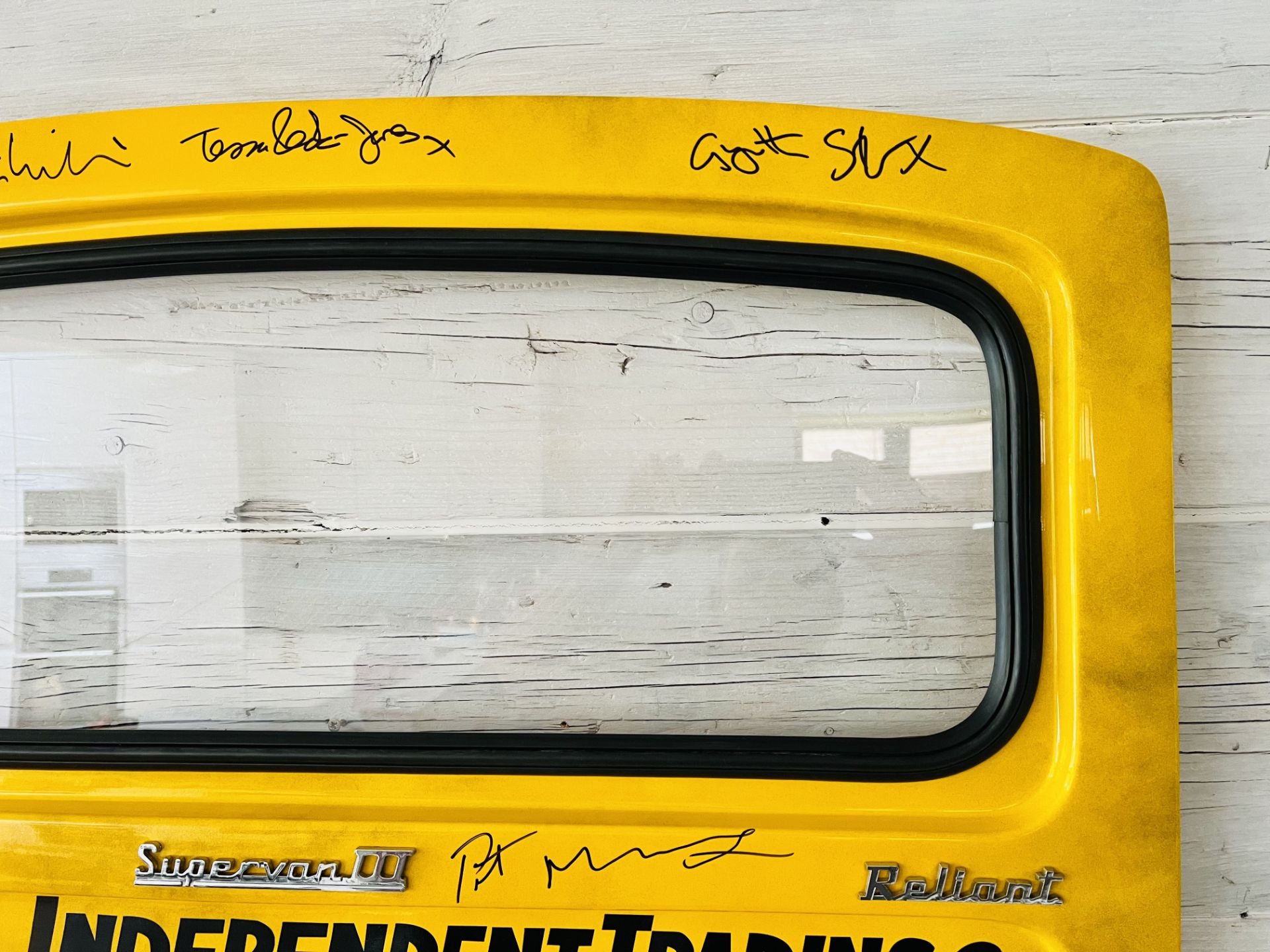 ONLY FOOLS & HORSES - DAVID JASON + CAST SIGNED VAN DOOR - Image 6 of 11