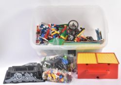 COLLECTION OF ASSORTED VINTAGE LEGO