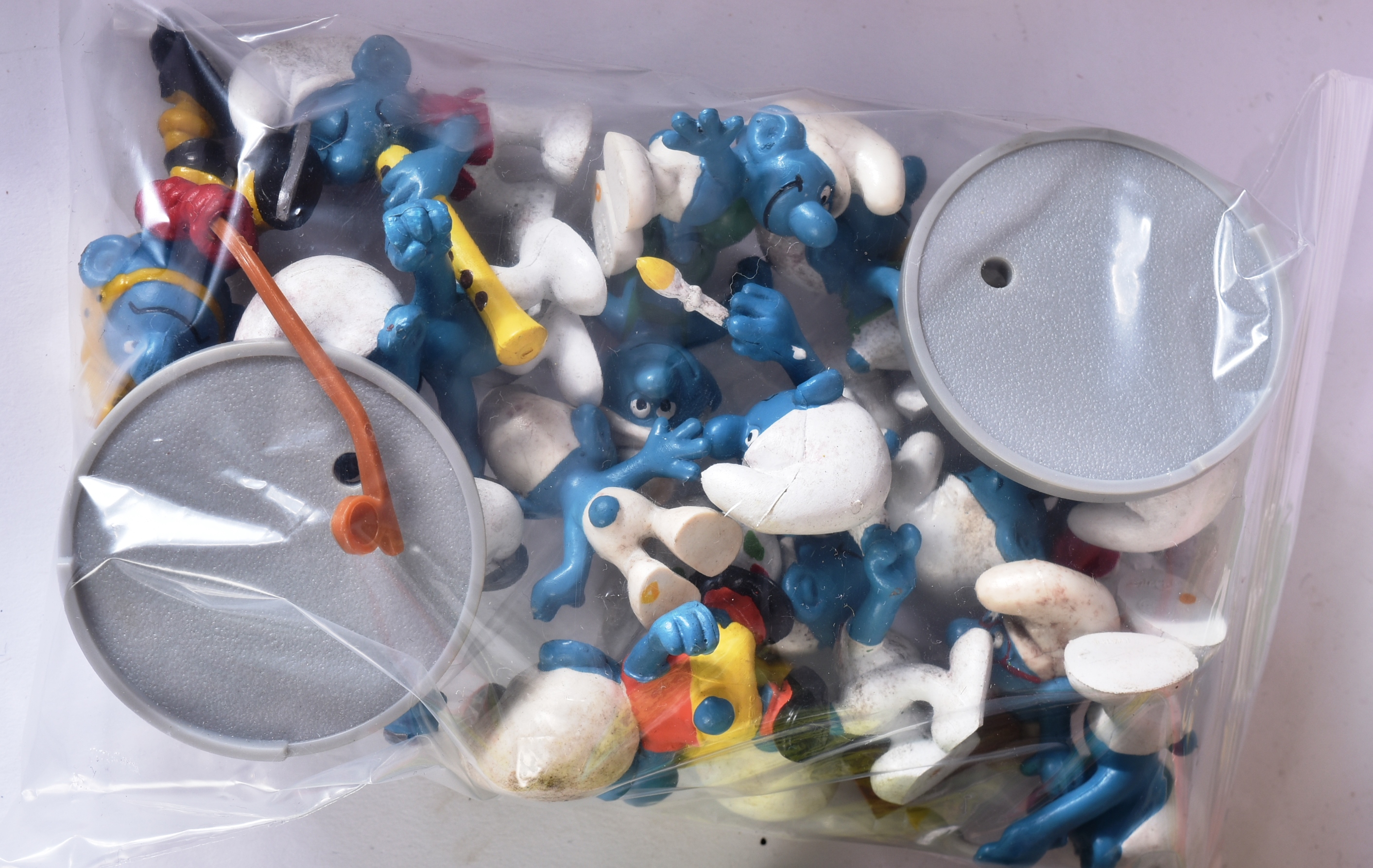 SMURFS - LARGE COLLECTION OF VINTAGE PEYO / SCHLEICH SMURFS - Image 3 of 7