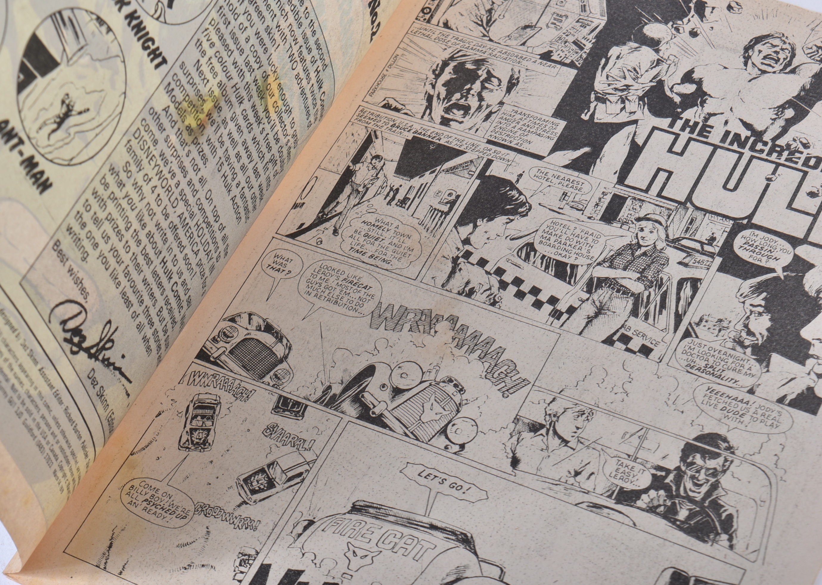 COMIC BOOKS - HULK COMIC (1979) - ISSUES #1 & #2 W/FREE GIFTS - Image 5 of 9