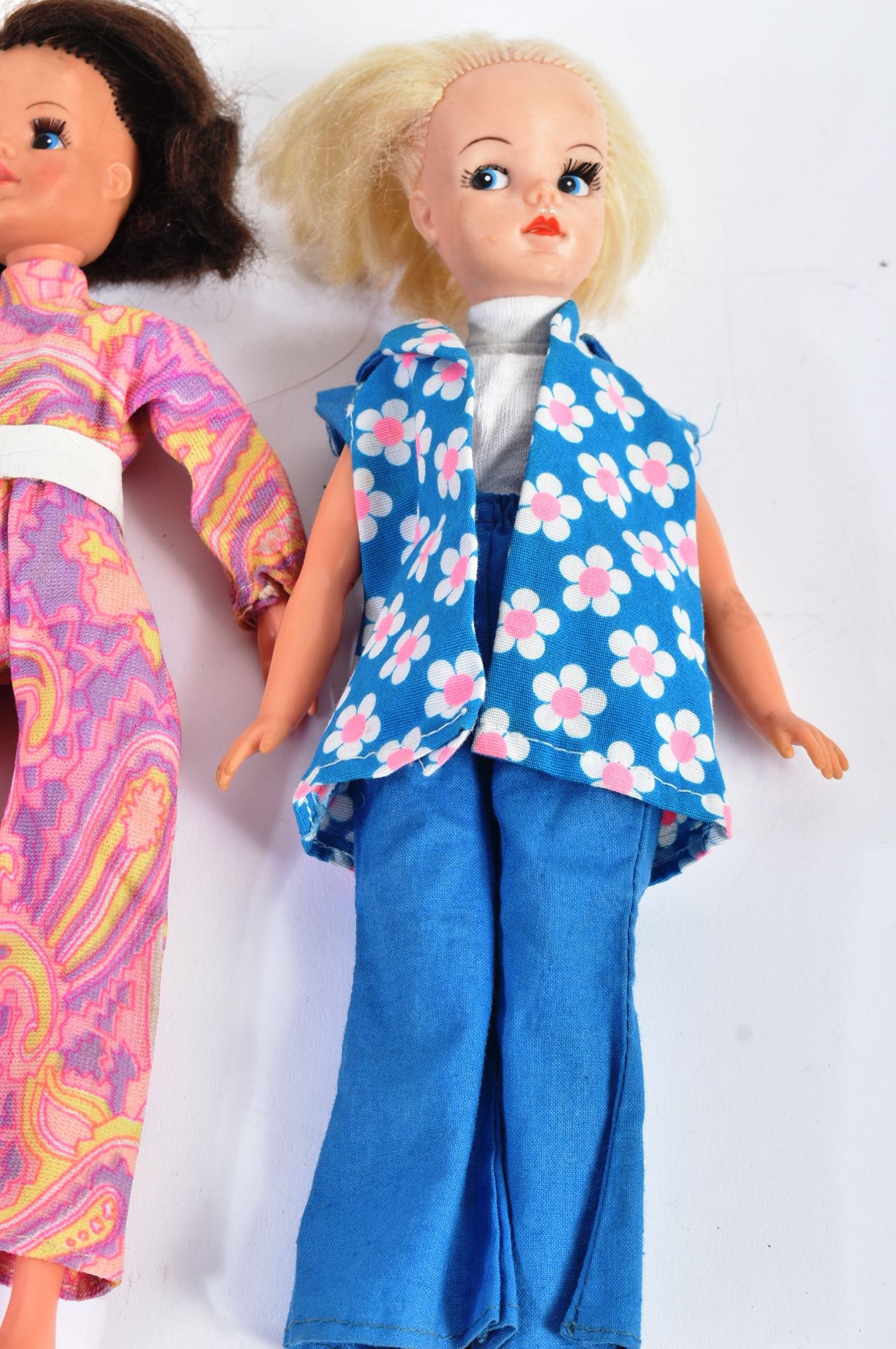 SINDY - COLLECTION OF VINTAGE PEDIGREE DOLLS & CLOTHING - Image 4 of 9