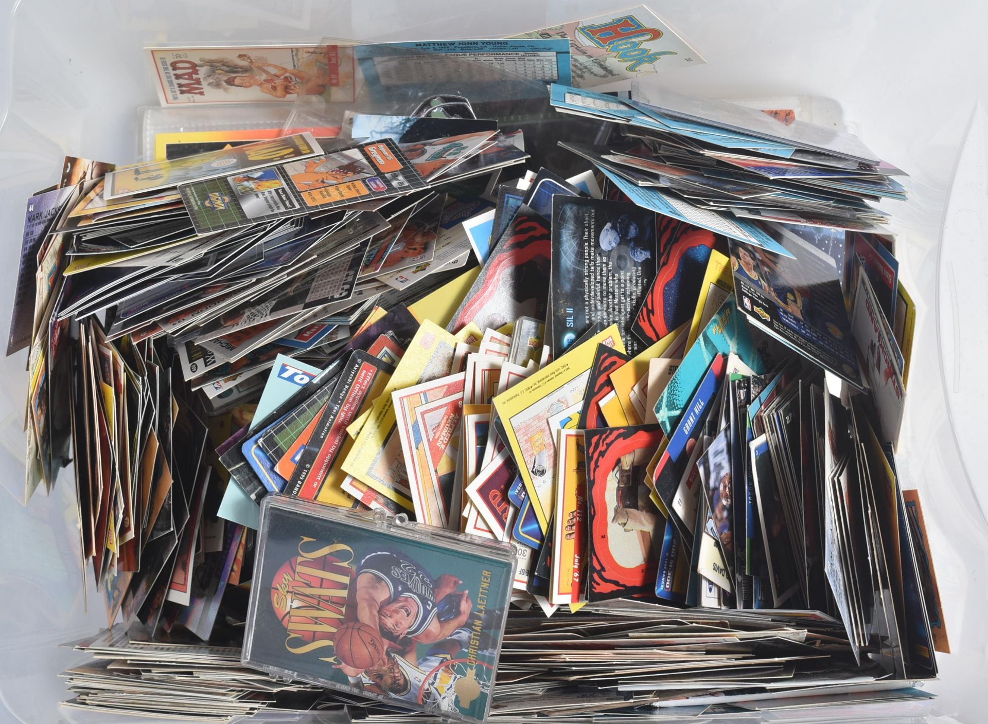 COLLECTION OF ASSORTED VINTAGE TRADING CARDS
