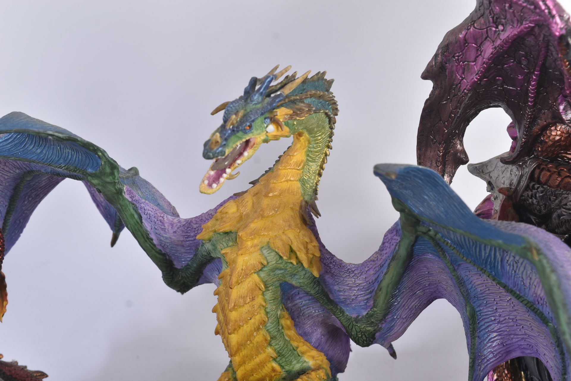 COLLECTION OF VINTAGE MYTHICAL DRAGON FIGURINES - Bild 6 aus 8