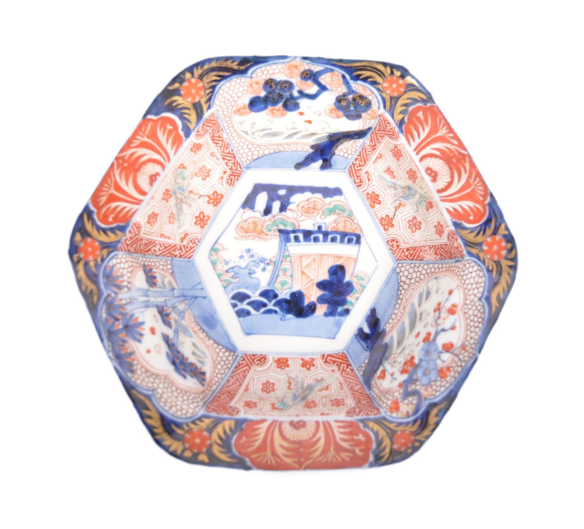 JAPANESE MEIJI PERIOD IMARI CENTREPIECE BOWL