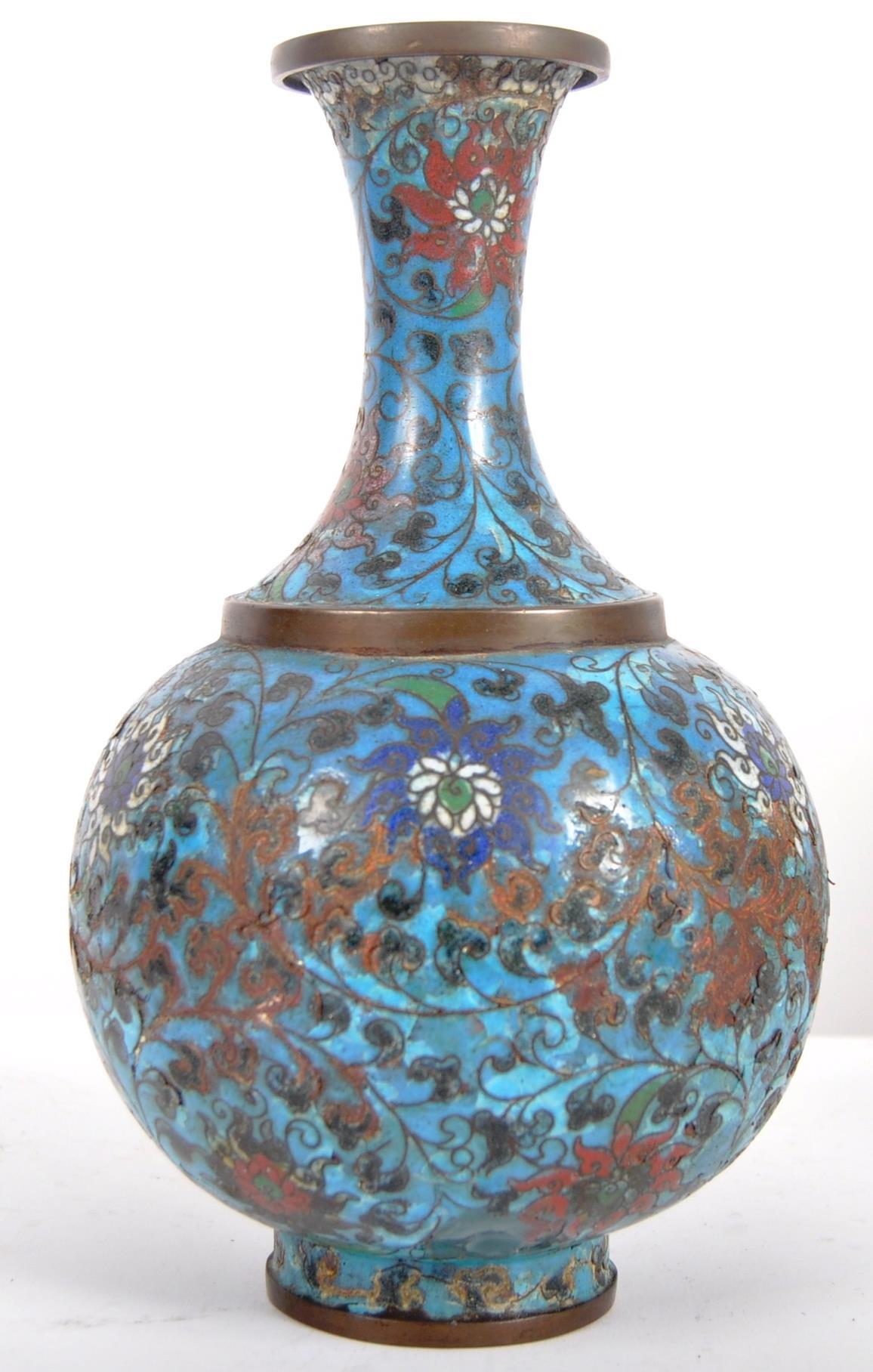 EARLY 20TH CENTURY CHINESE CLOISONNE VASE - Image 2 of 7