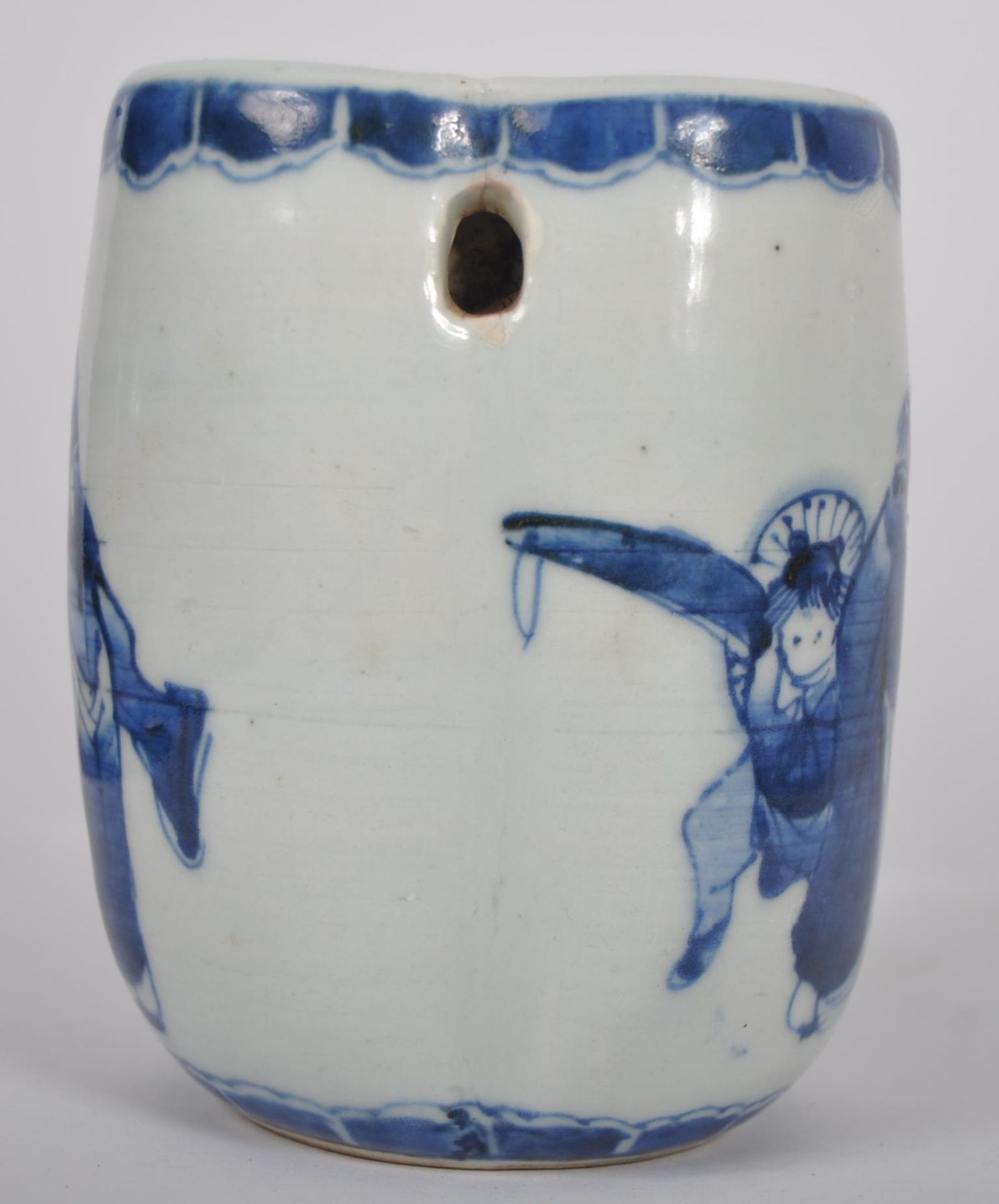 19TH CENTURY CHINESE BLUE & WHITE VESSEL - Image 4 of 5