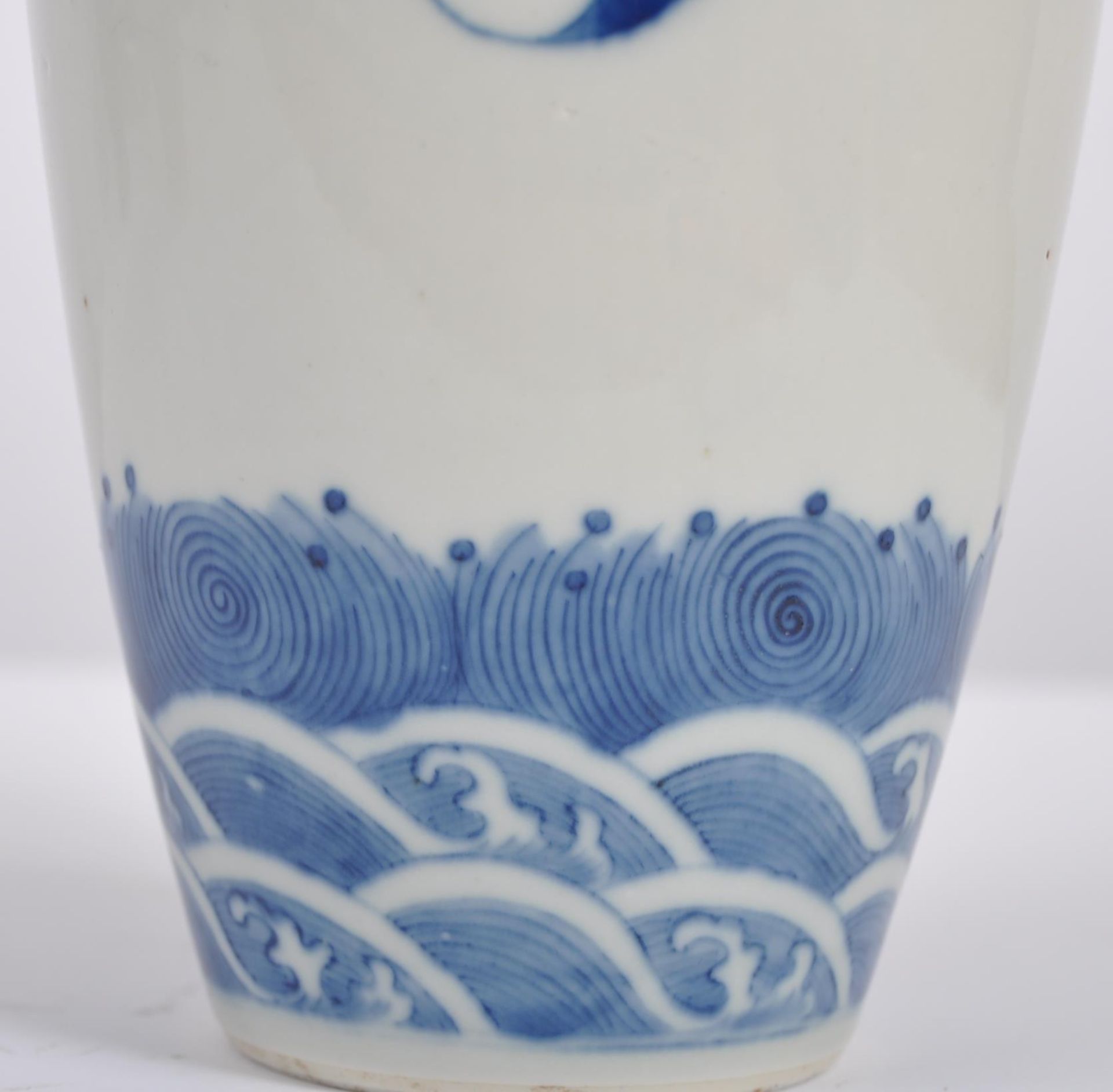 19TH CENTURY CHINESE KANGXI MARK VASE - Image 5 of 9