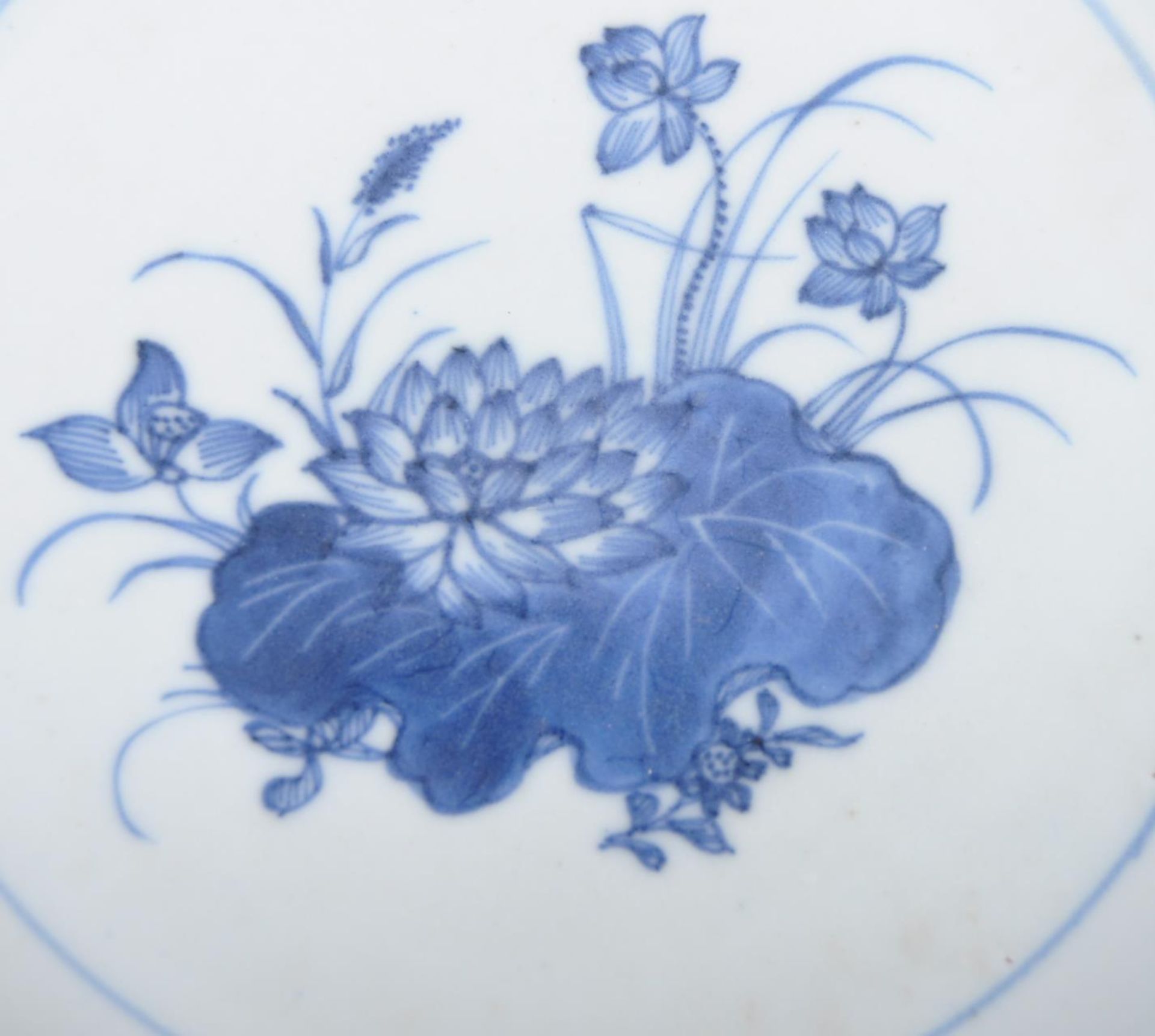 THREE 18TH CENTURY CHINESE OCTAGONAL PLATES - Image 3 of 6