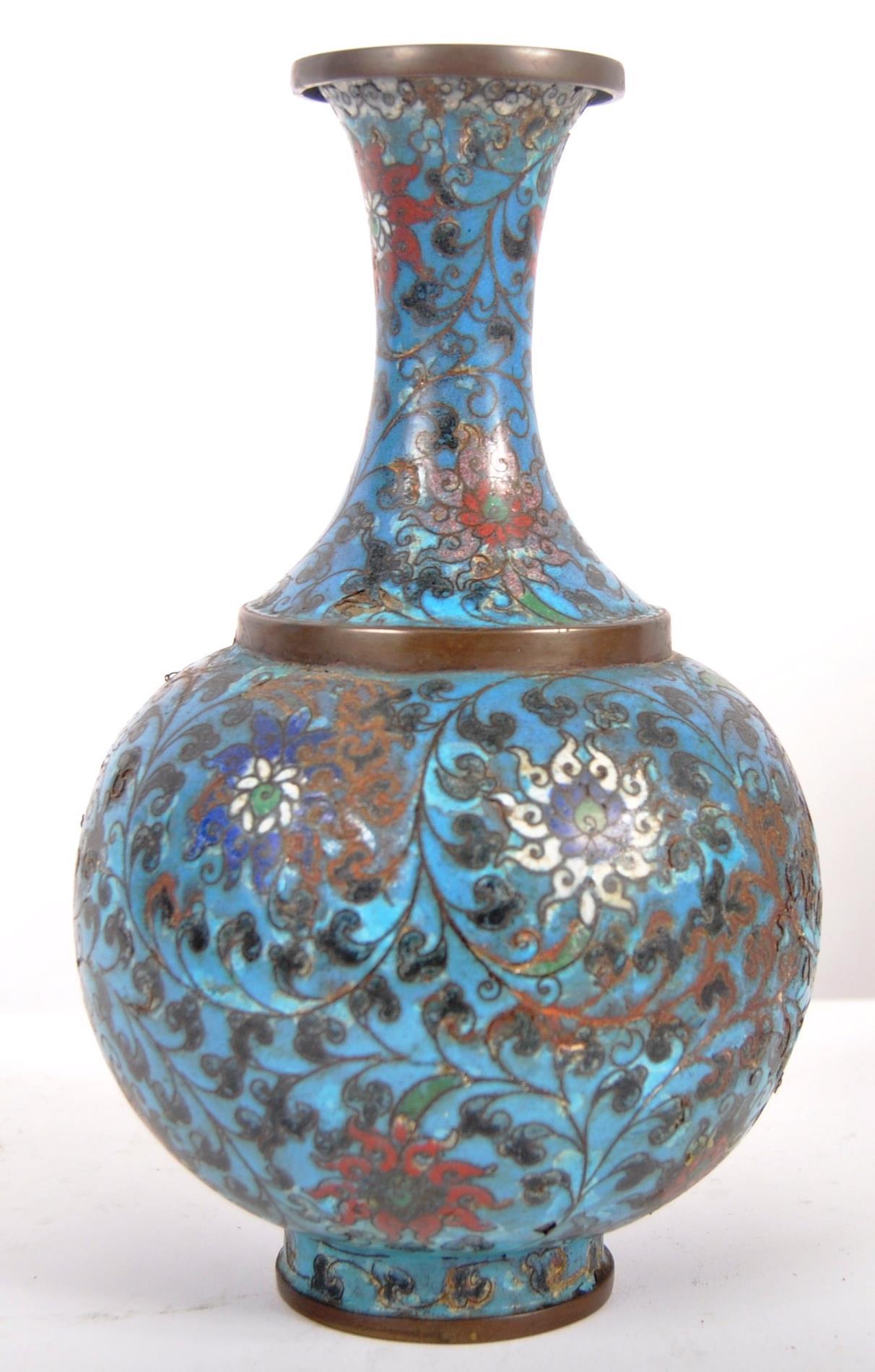 EARLY 20TH CENTURY CHINESE CLOISONNE VASE - Image 3 of 7