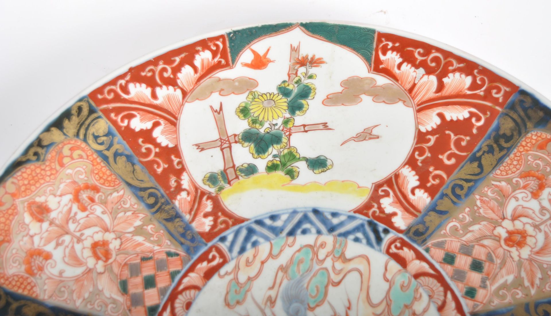 PAIR OF JAPANENSE MEIJI CHARGER PLATES - Image 4 of 7