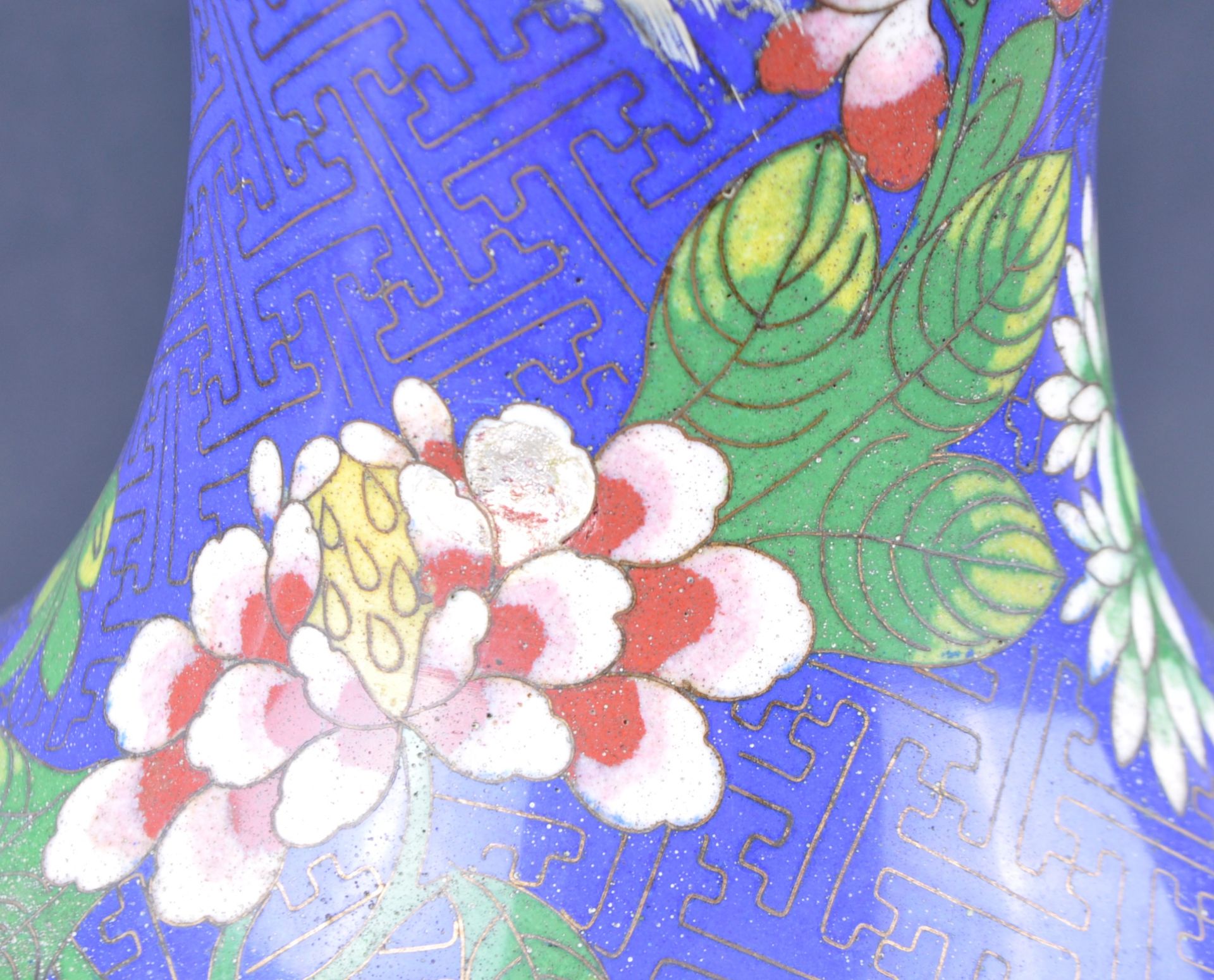 PAIR OF CHINESE CLOISONNE VASES - Image 6 of 6