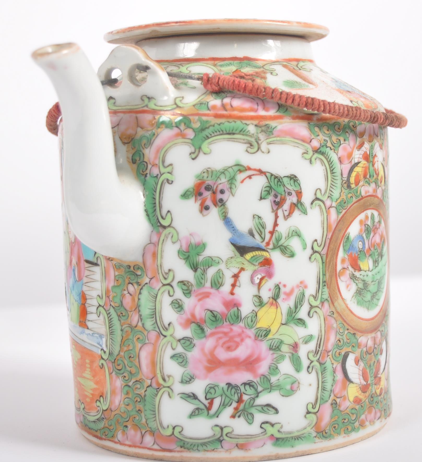 CHINESE FAMILLE ROSE TEAPOT IN WICKER CASE - Image 6 of 13