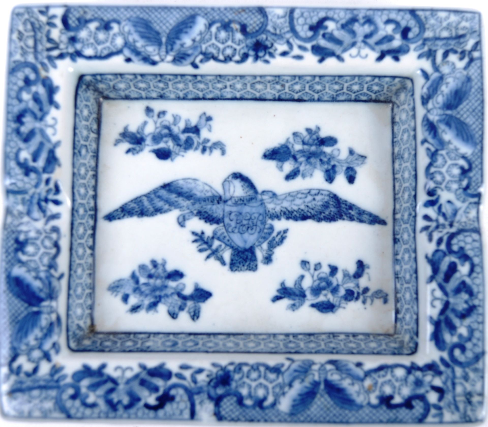 19TH CENTURY CHINESE EXPORT ARMORIAL TRAY