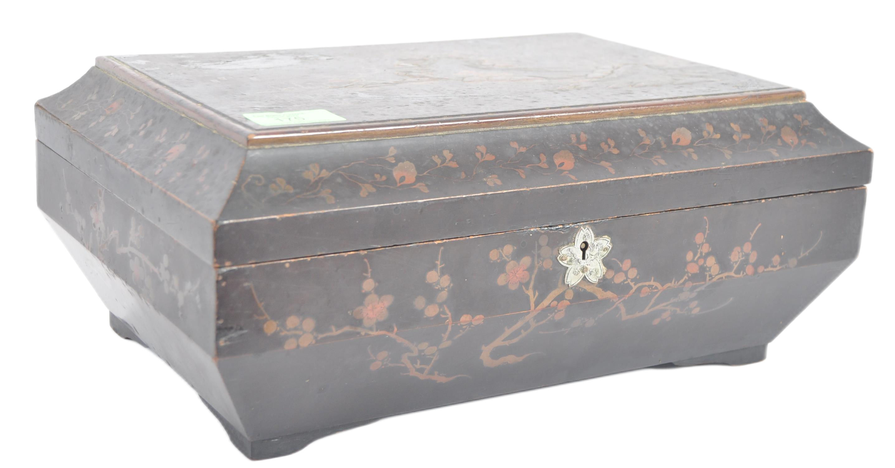 19TH CENTURY JAPANESE BLACK LACQUER BOX