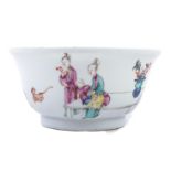 18TH CENTURY CHINESE PORCELAIN BOWL