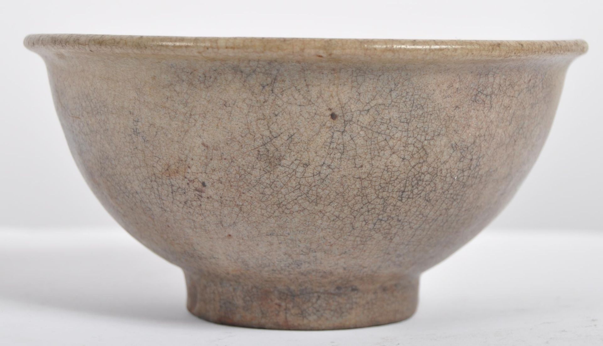 15TH CENTURY CHINESE CELADON BOWL - Image 2 of 5