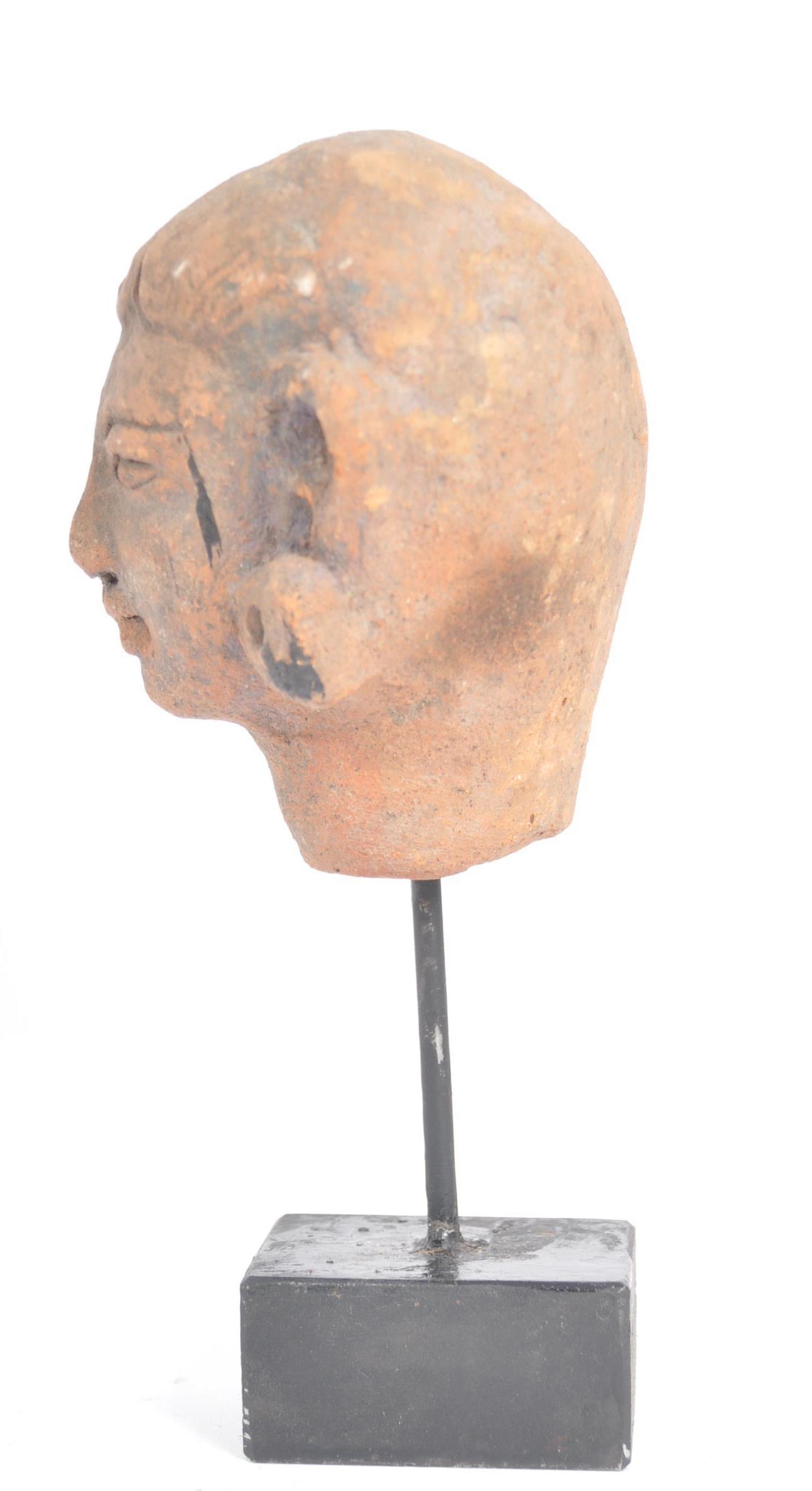 PRE COLUMBIAN HEAD ON STAND - Image 5 of 7