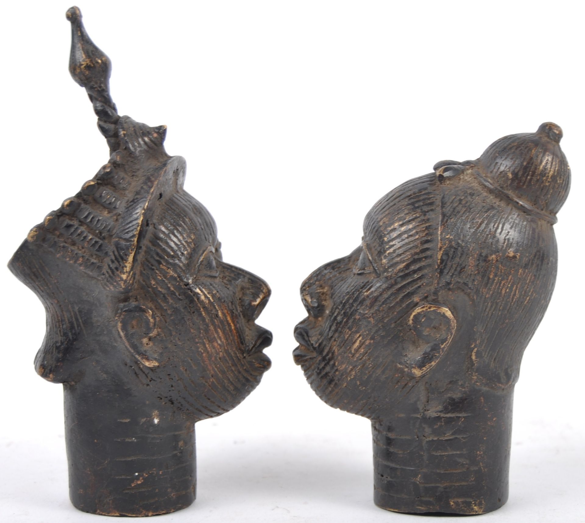 PAIR OF 19TH CENTURY AFRICAN BRONZE BUSTS - Bild 2 aus 5