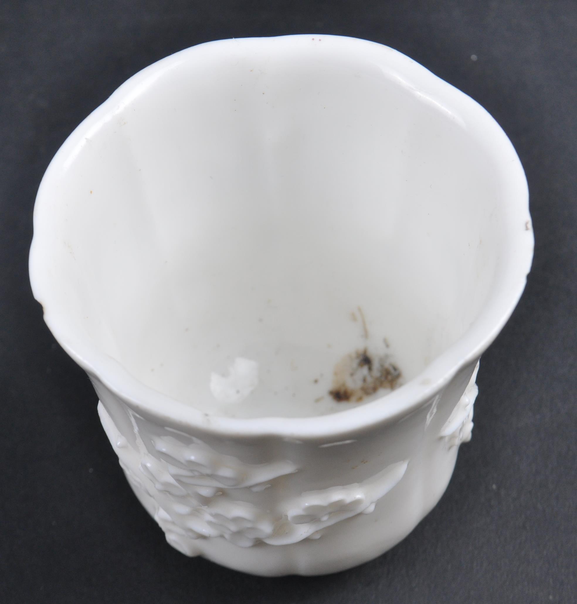 18TH CENTURY BLANC DE CHINE PORCELAIN TEA CUP - Image 5 of 6