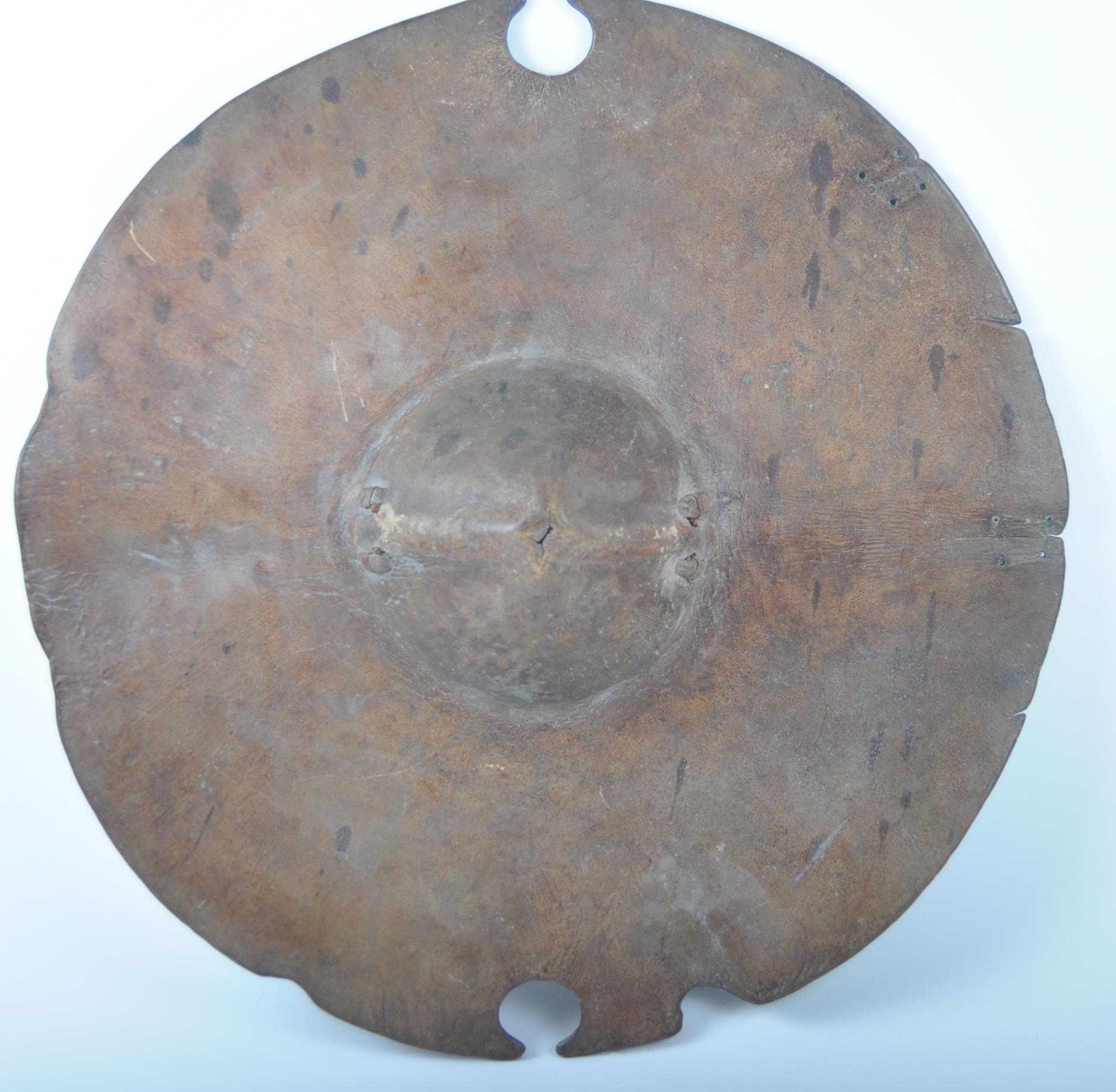 19TH CENTURY SUDANESE CIRCULAR HIDE SHIELD - Image 2 of 6