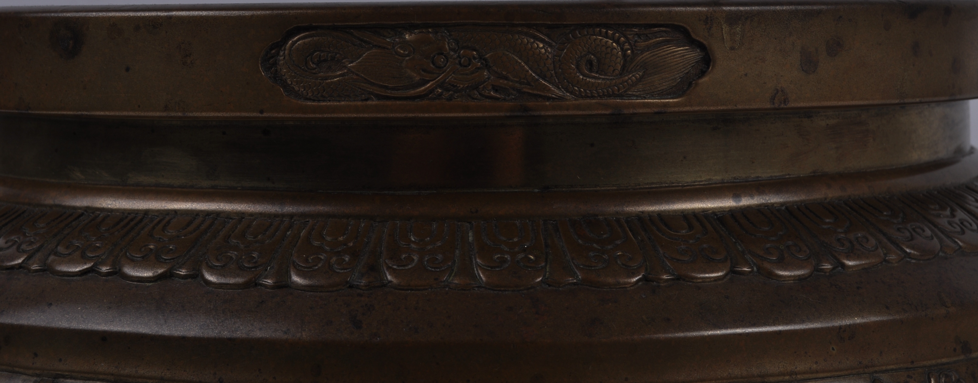 LARGE 19TH CENTURY CHINESE TEMPLE BRONZE CENSER - Image 5 of 8