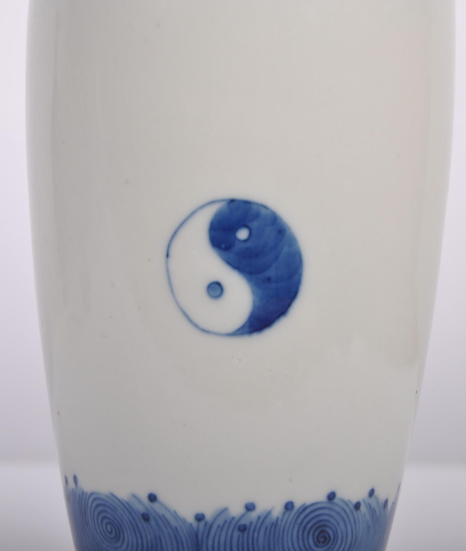 19TH CENTURY CHINESE KANGXI MARK VASE - Image 6 of 9