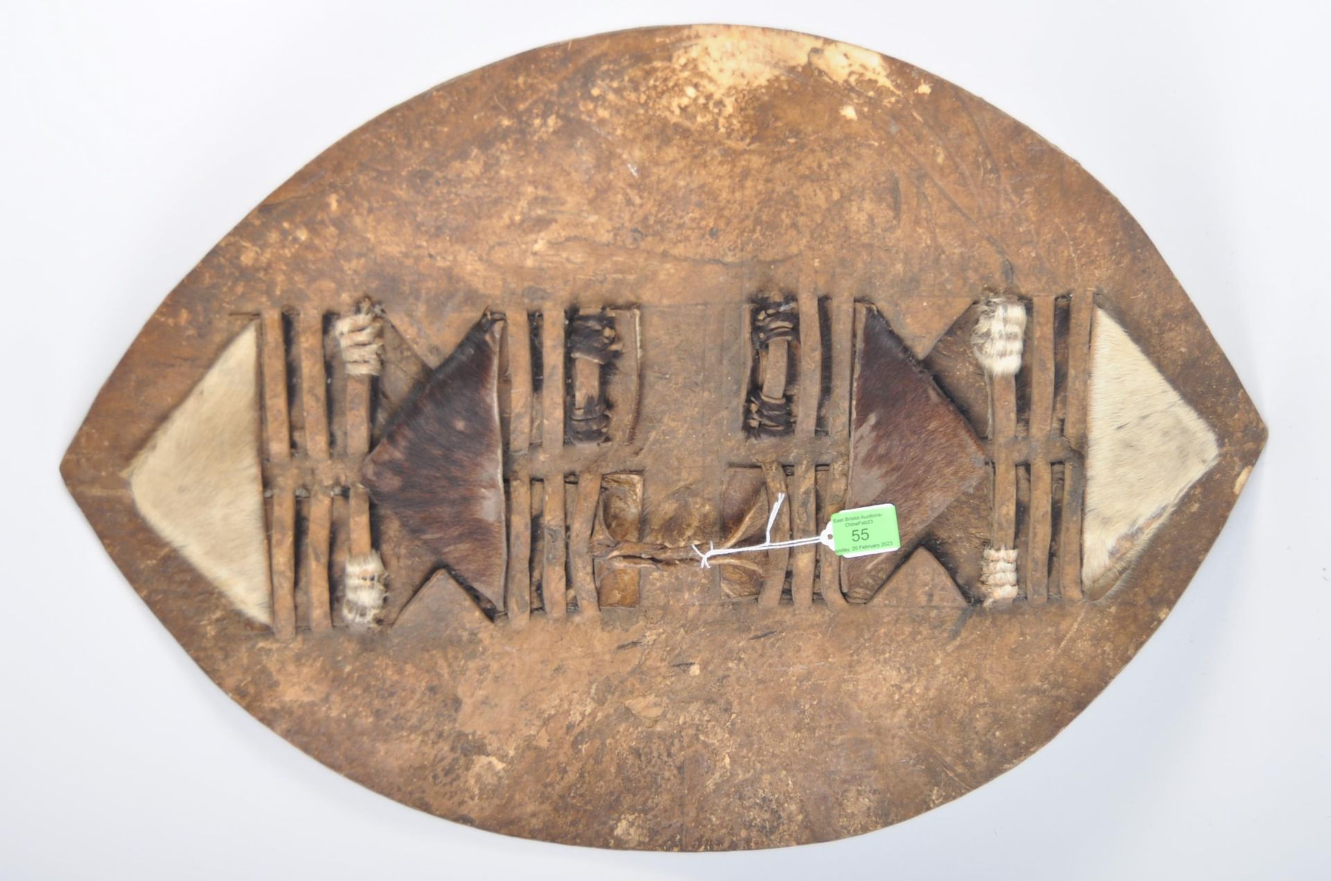 19TH CENTURY AFRICAN ZULU HIDE WAR SHIELD - Image 4 of 6