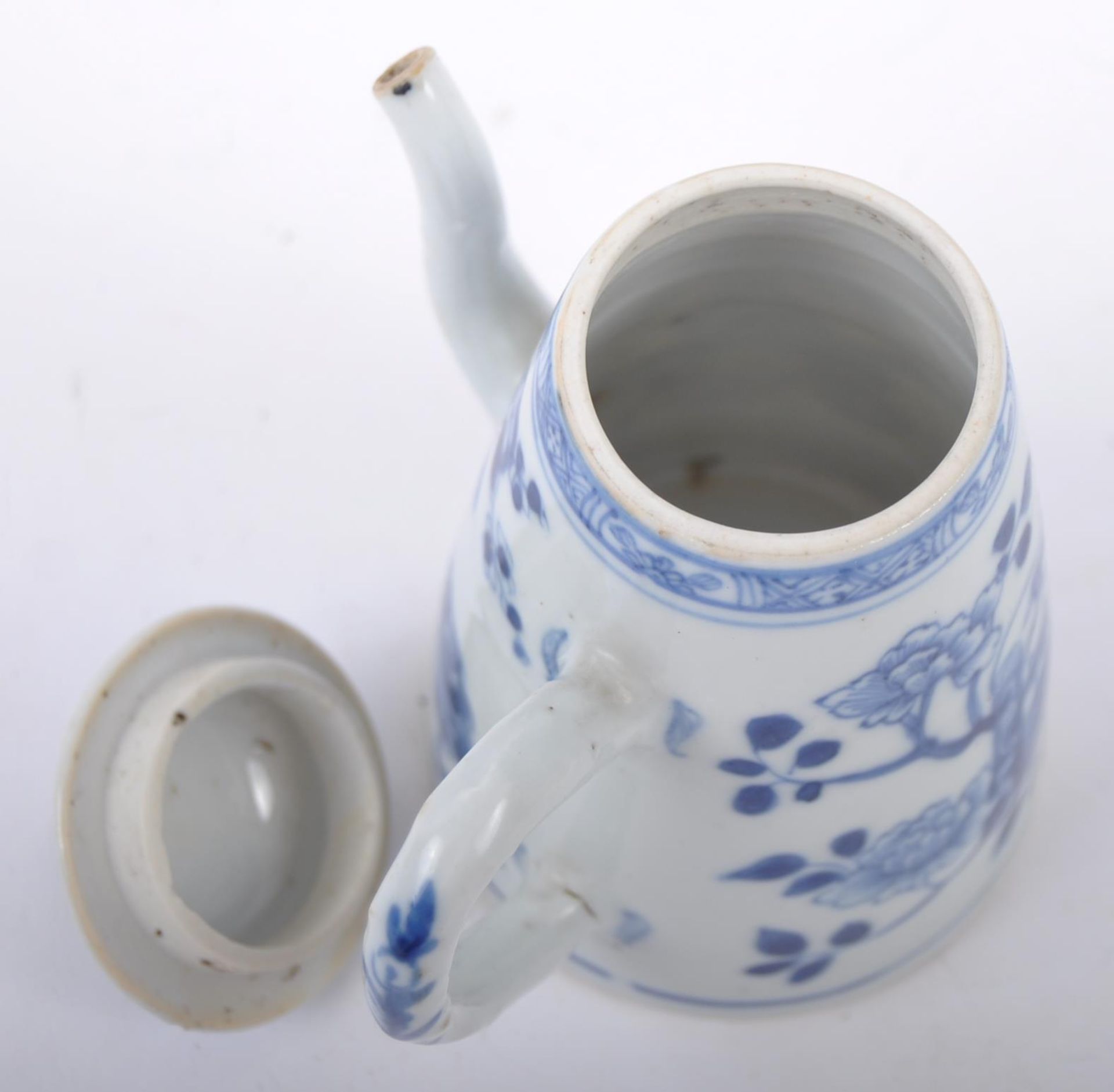 18TH CENTURY CHINESE BLUE & WHITE TEAPOT - Image 5 of 6