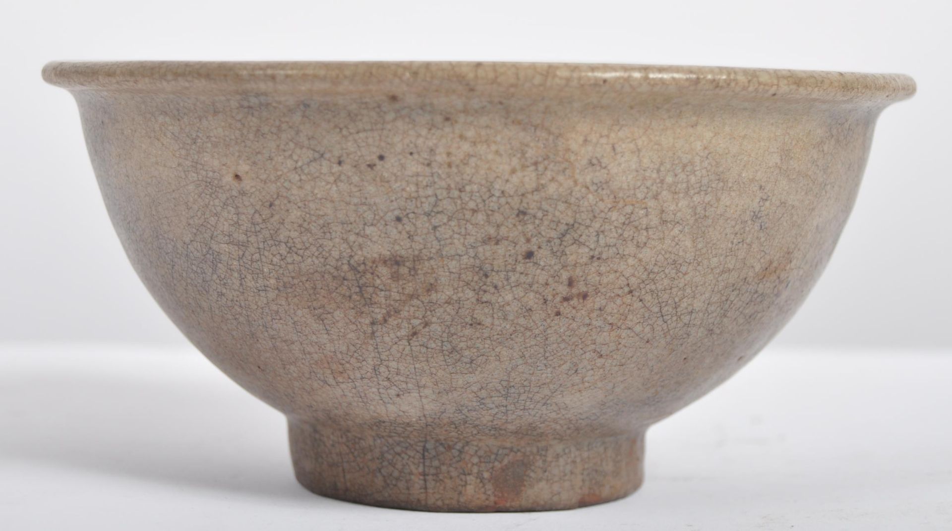 15TH CENTURY CHINESE CELADON BOWL - Image 3 of 5