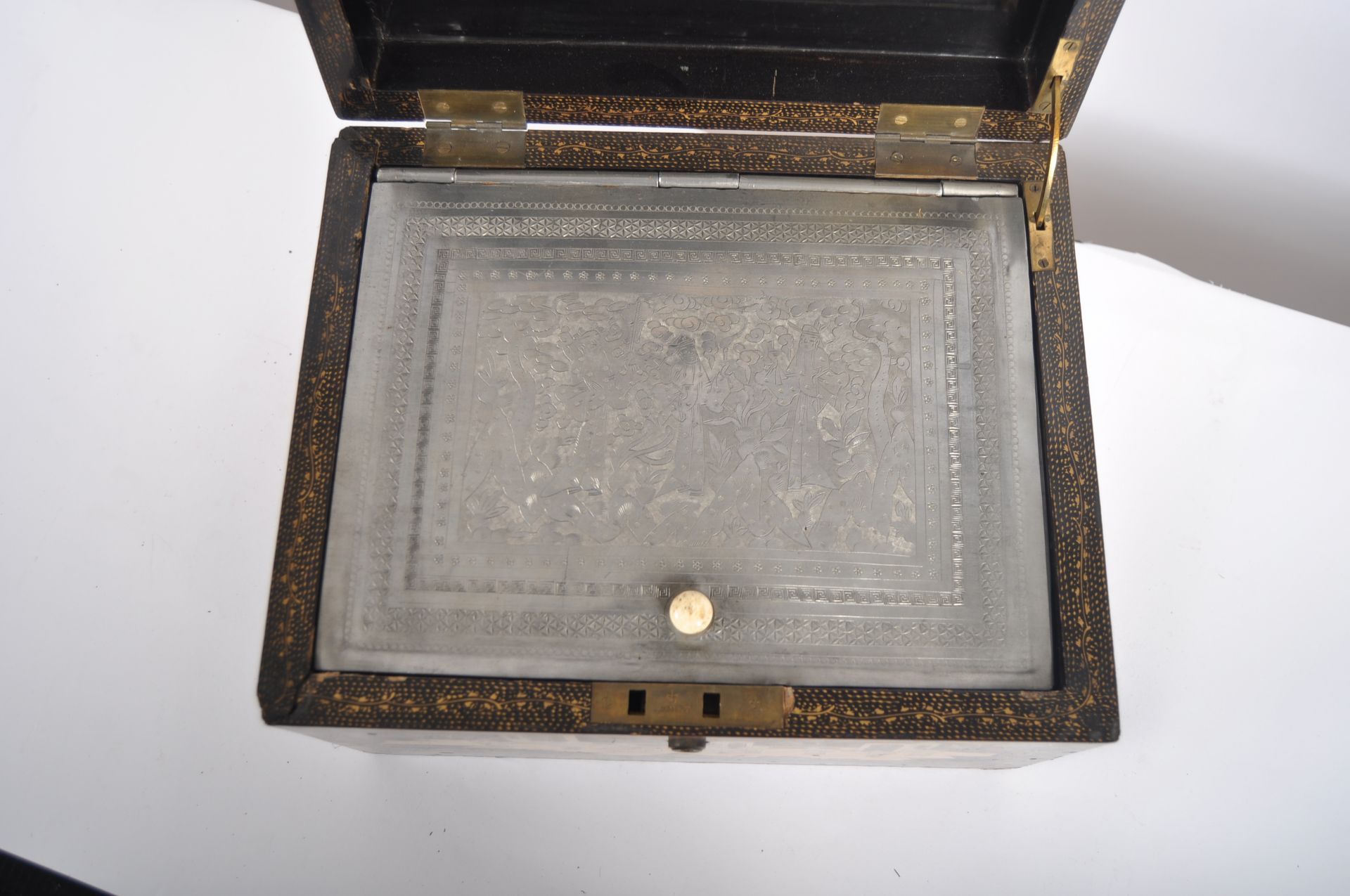 EARLY 20TH CENTURY CHINESE LACQUER TEA BOX - Image 4 of 8