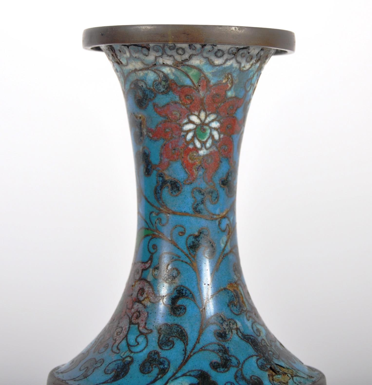 EARLY 20TH CENTURY CHINESE CLOISONNE VASE - Image 5 of 7