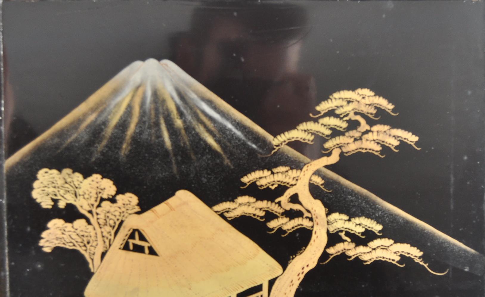 19TH CENTURY JAPANESE BLACK LACQUER BOX - Image 8 of 9