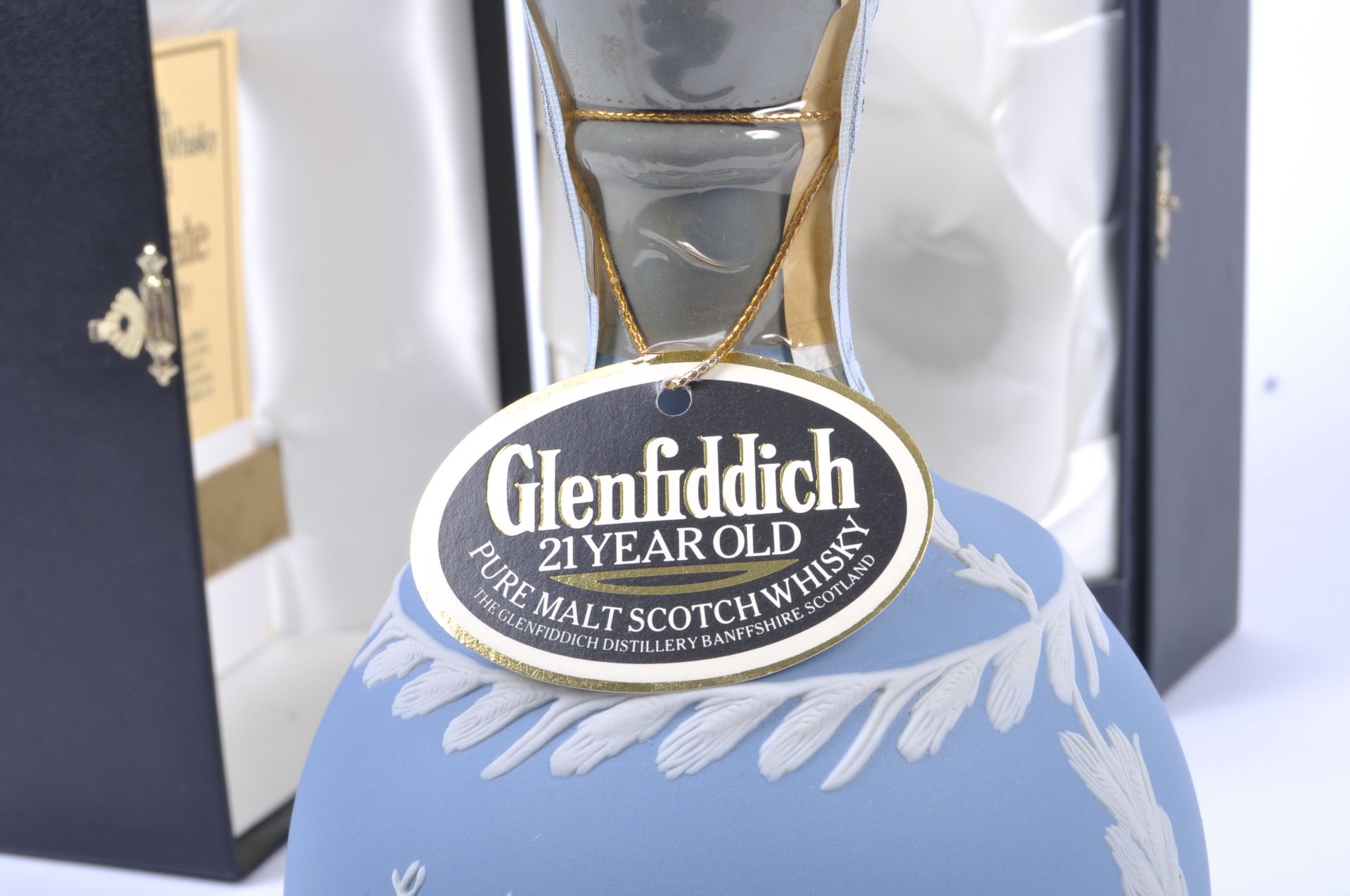 WEDGWOOD GLENFIDDICH SCOTCH WHISKY IN BOX - Image 3 of 8