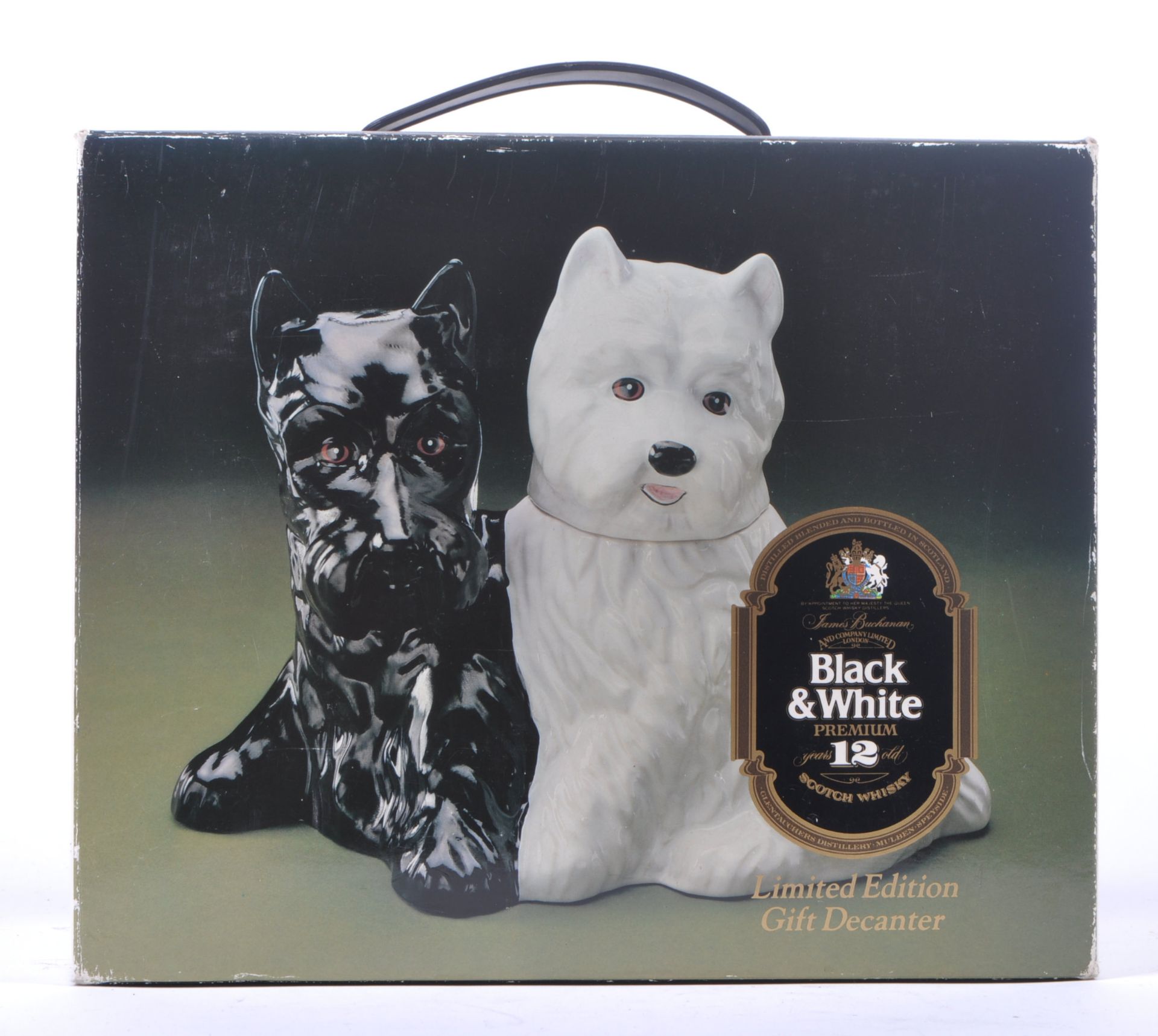 BLACK & WHITE PREMIUM GIFT DECANTER SET IN BOX - Image 3 of 7