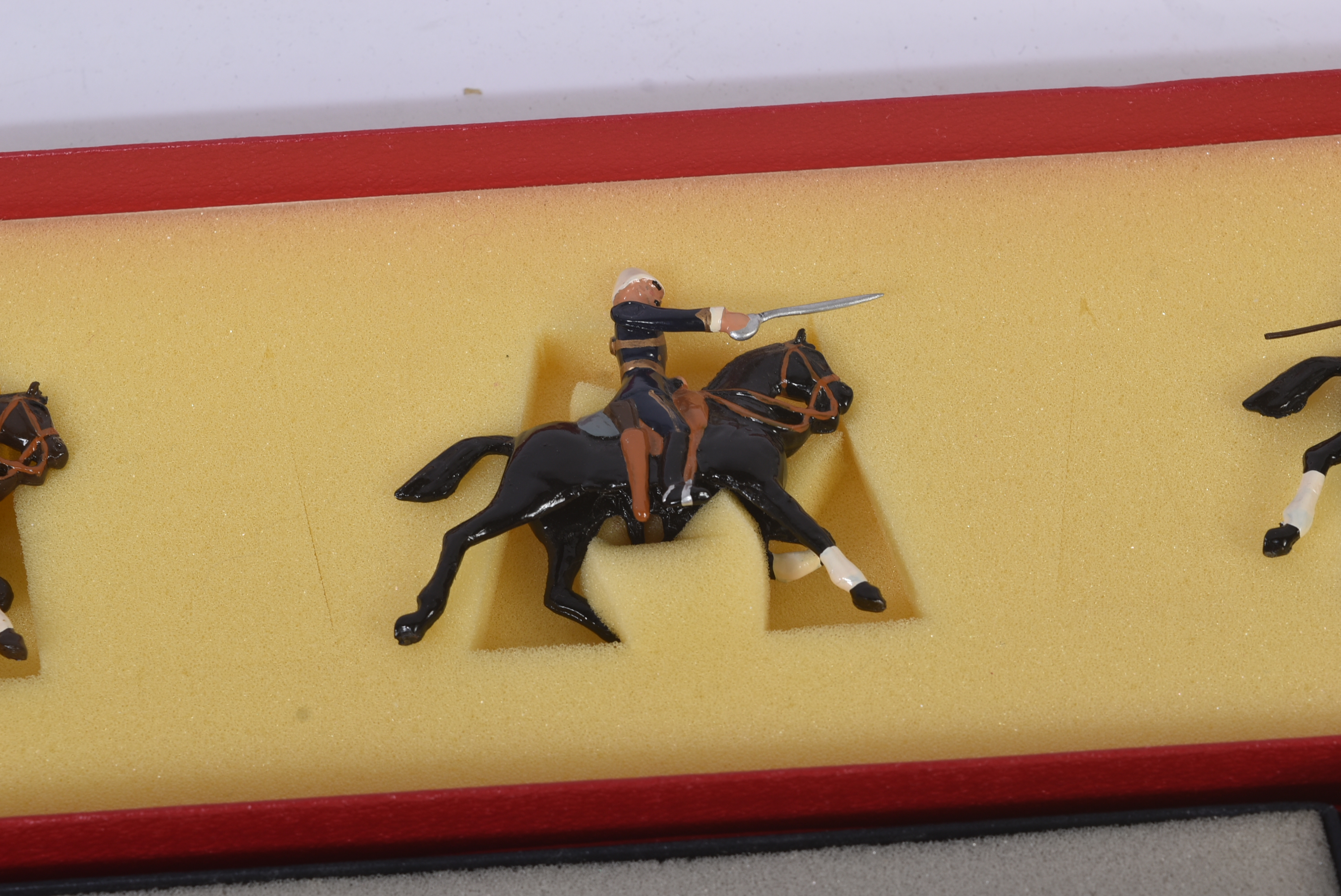 COLLECTION OF MINIATURE LEAD TOY SOLDIERS - Image 6 of 7