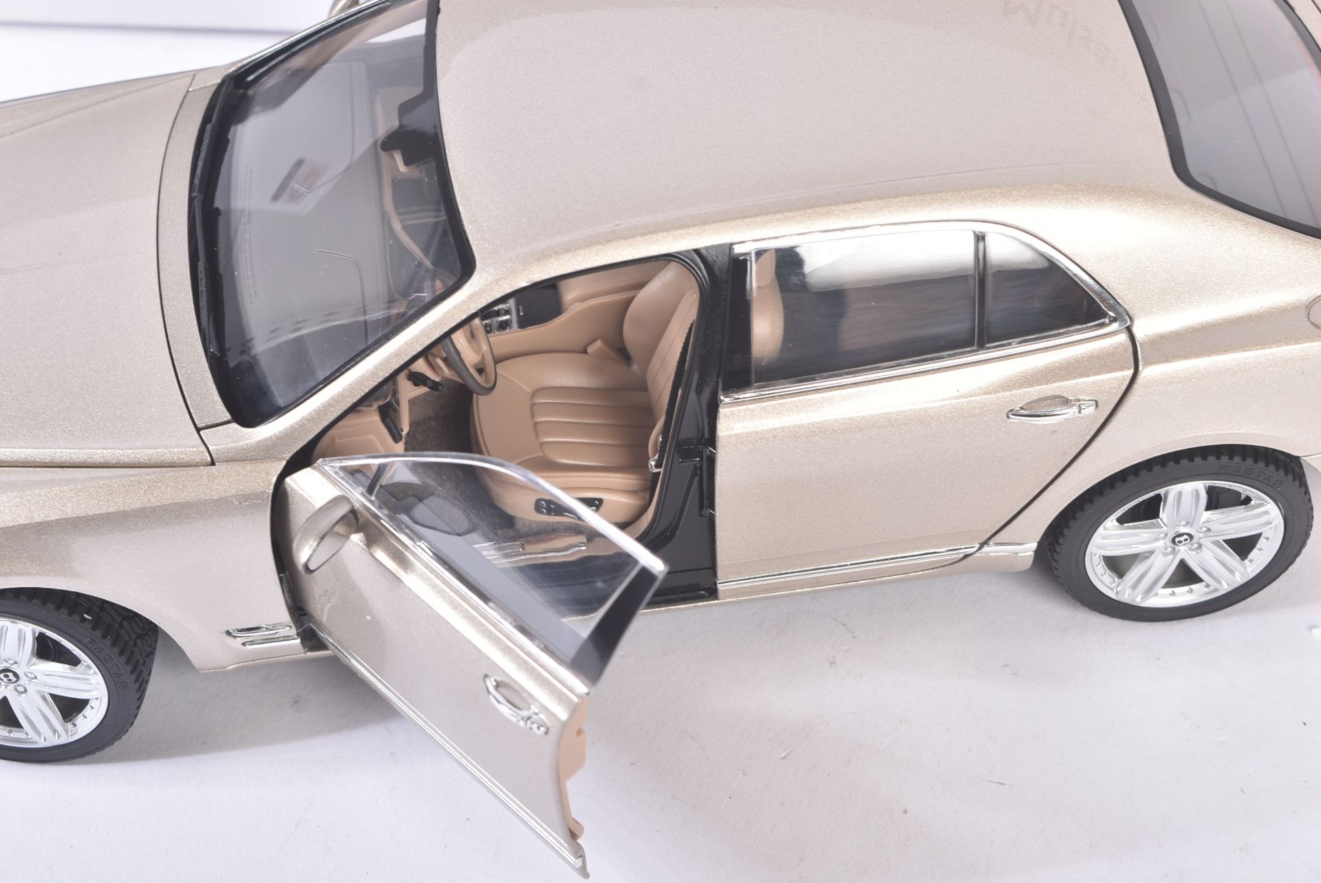 RASTAR 1/18 SCALE DIECAST BENTLEY MULSANNE