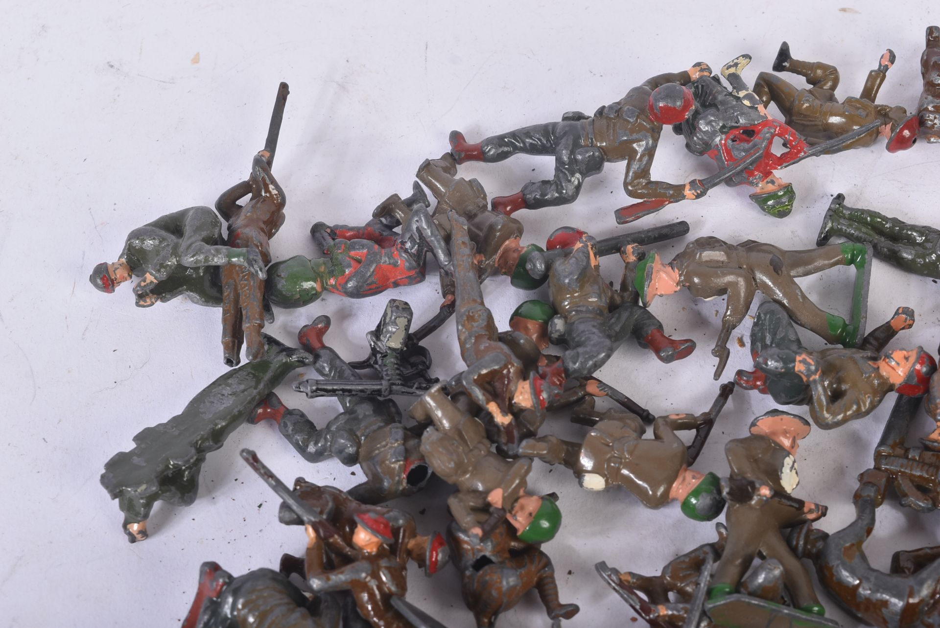 COLLECTION OF VINTAGE LEAD TOY SOLDIERS - Bild 4 aus 5