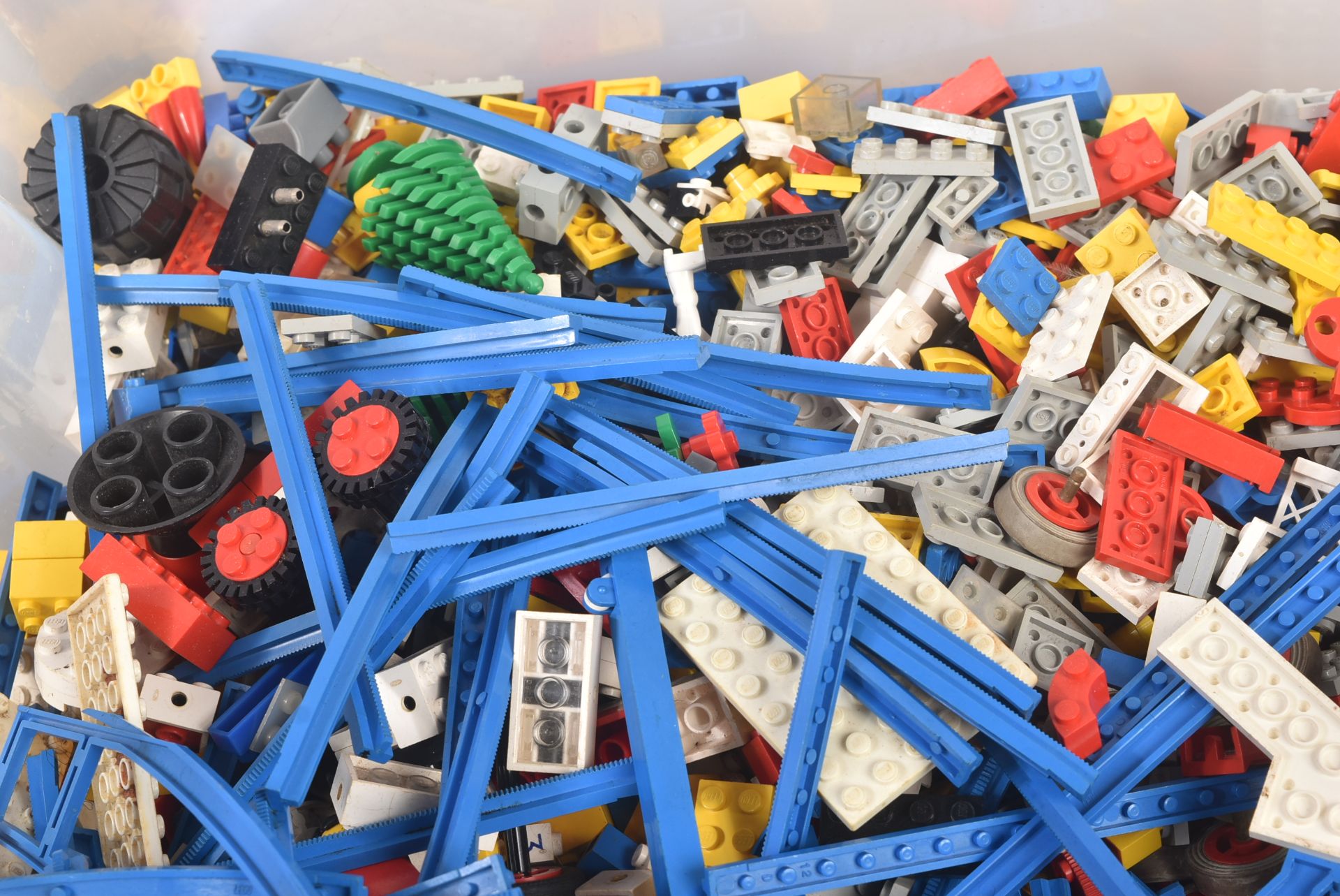 LARGE COLLECTION OF VINTAGE LOOSE LEGO BRICKS - Image 3 of 6