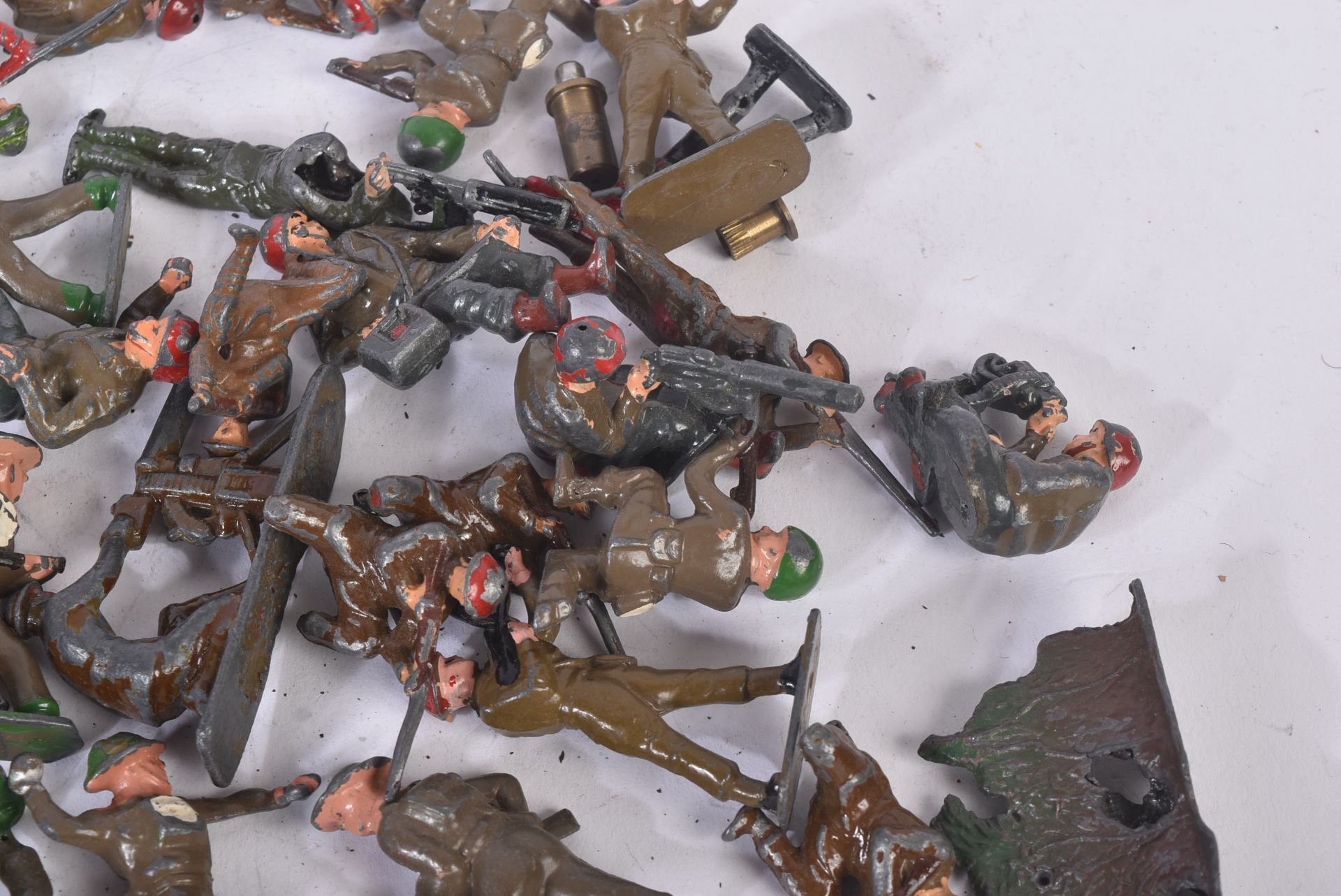 COLLECTION OF VINTAGE LEAD TOY SOLDIERS - Image 3 of 5