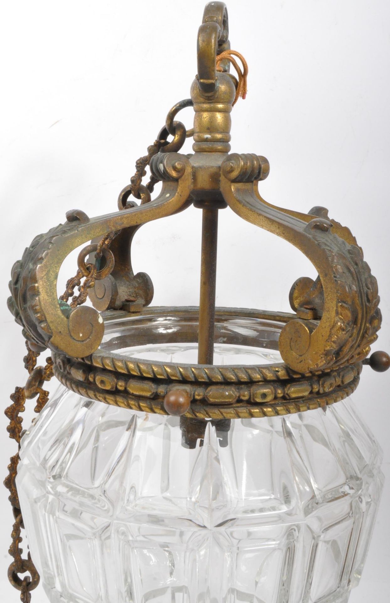 19TH CENTURY BRASS & GLASS PENDANT LIGHT - Image 4 of 5