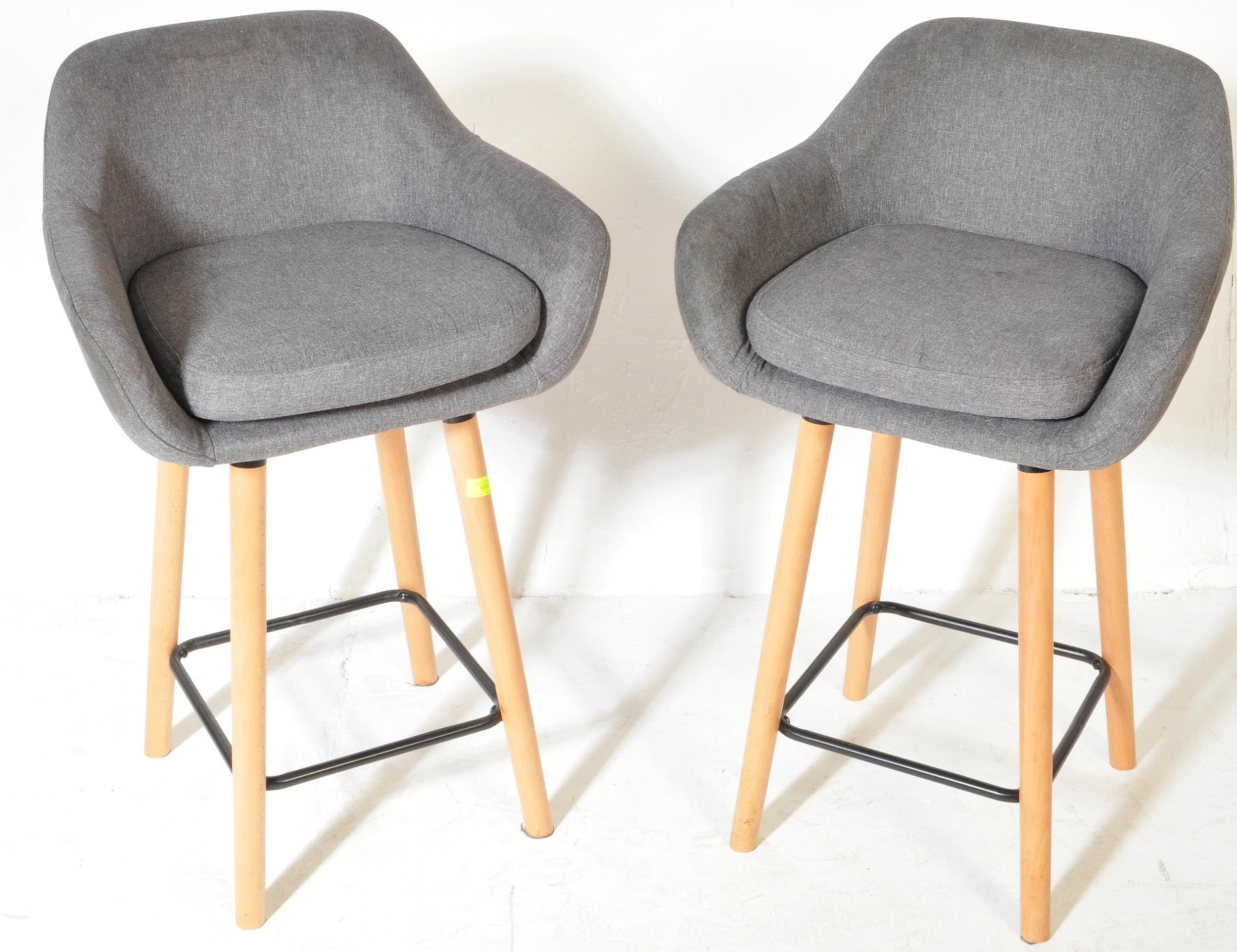 MANNER OF ERCOL - PAIR OF CONTEMPORARY EASY CHAIRS ARMCHAIRS - Image 2 of 5