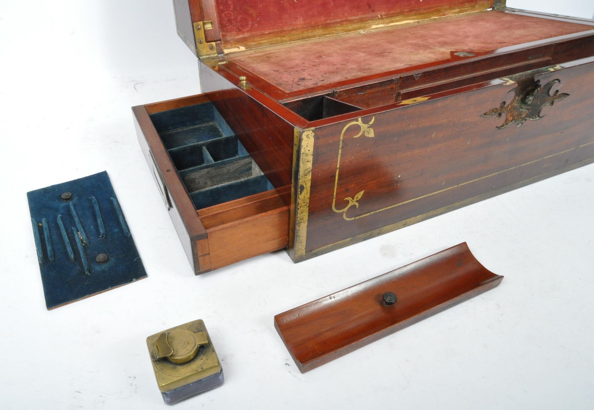 GEORGE III MAHOGANY & BRASS BOUND WRITING SLOPE - Image 3 of 5