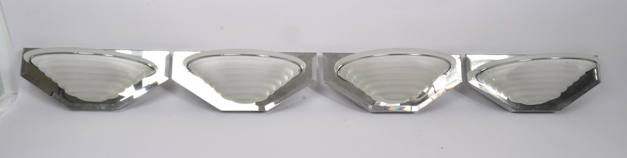 FIVE RETRO GLASS & CHROME ITALIAN STYLE WALL LIGHTS - Image 3 of 7