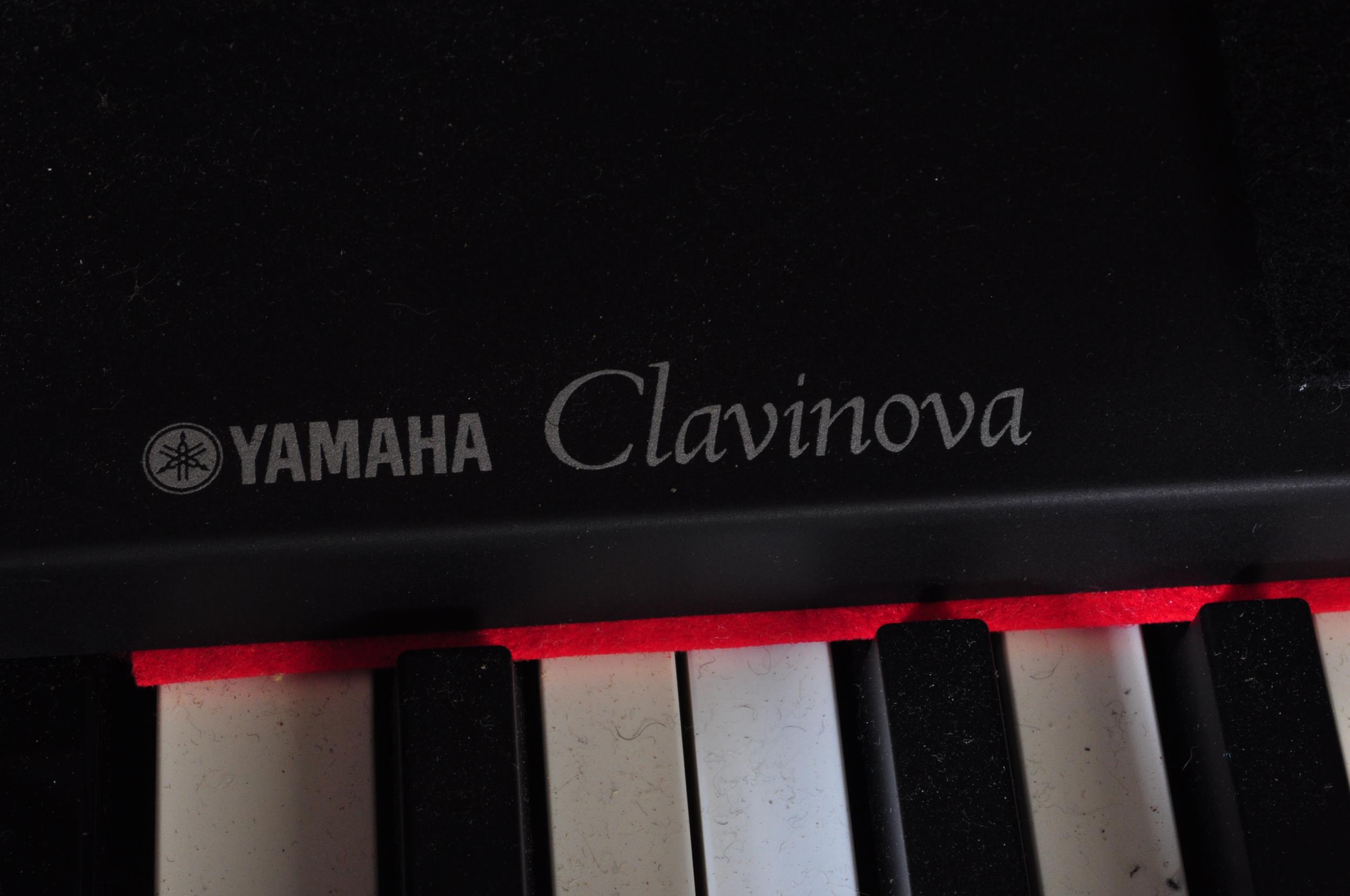 YAMAHA CLAVINOVA CLP-340 ELECTRIC KEYBOARD PIANO - Bild 6 aus 7