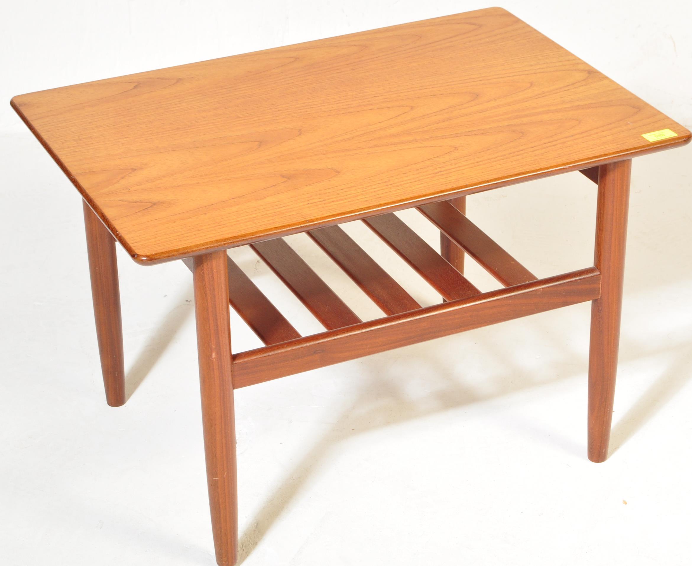 RETRO MID 20TH CENTURY TEAK TWO TIERED COFFEE TABLE - Image 2 of 4
