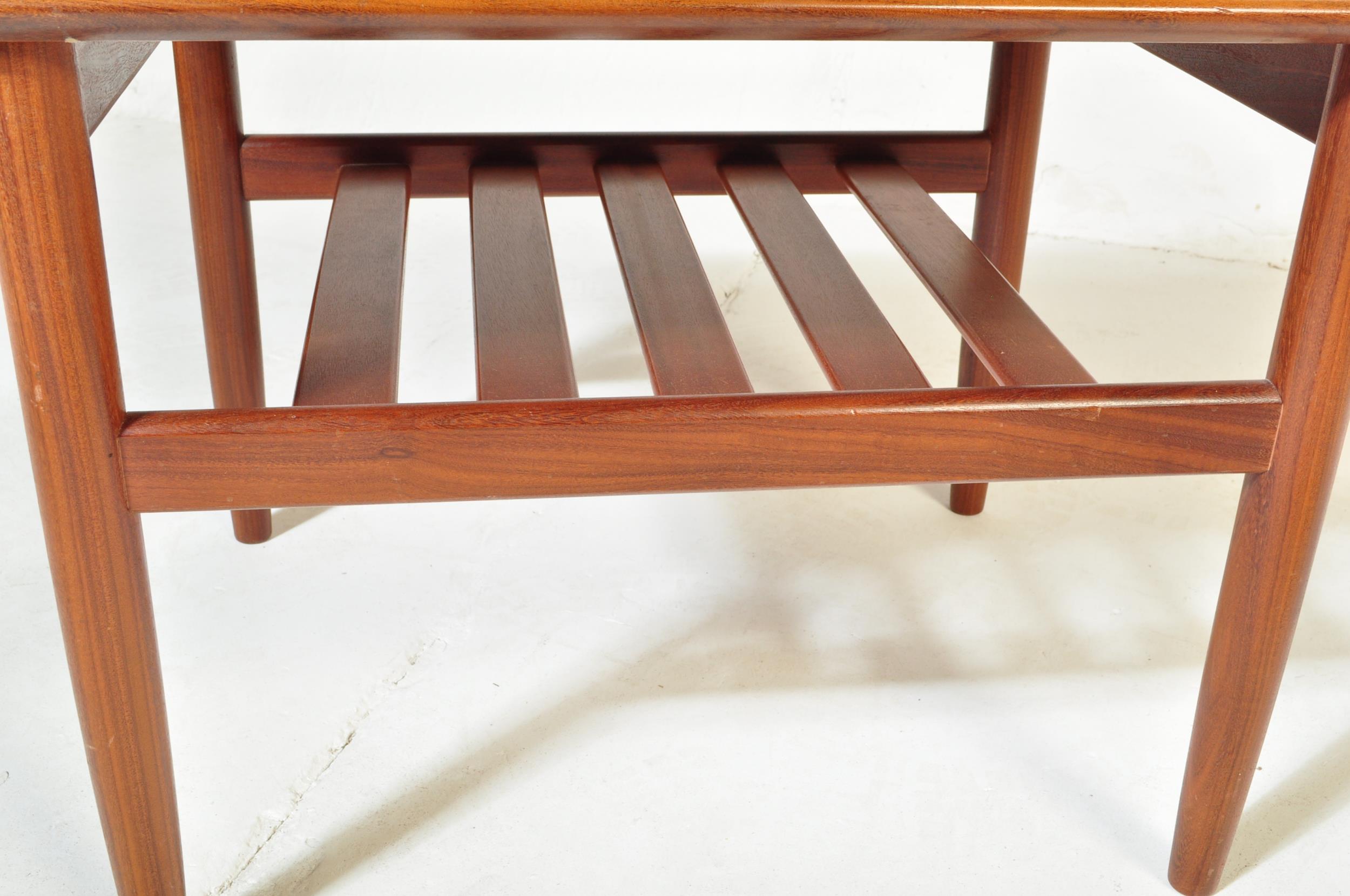 RETRO MID 20TH CENTURY TEAK TWO TIERED COFFEE TABLE - Image 4 of 4