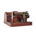 EARLY 20TH CENTURY CASED SINGER SEWING MACHINE